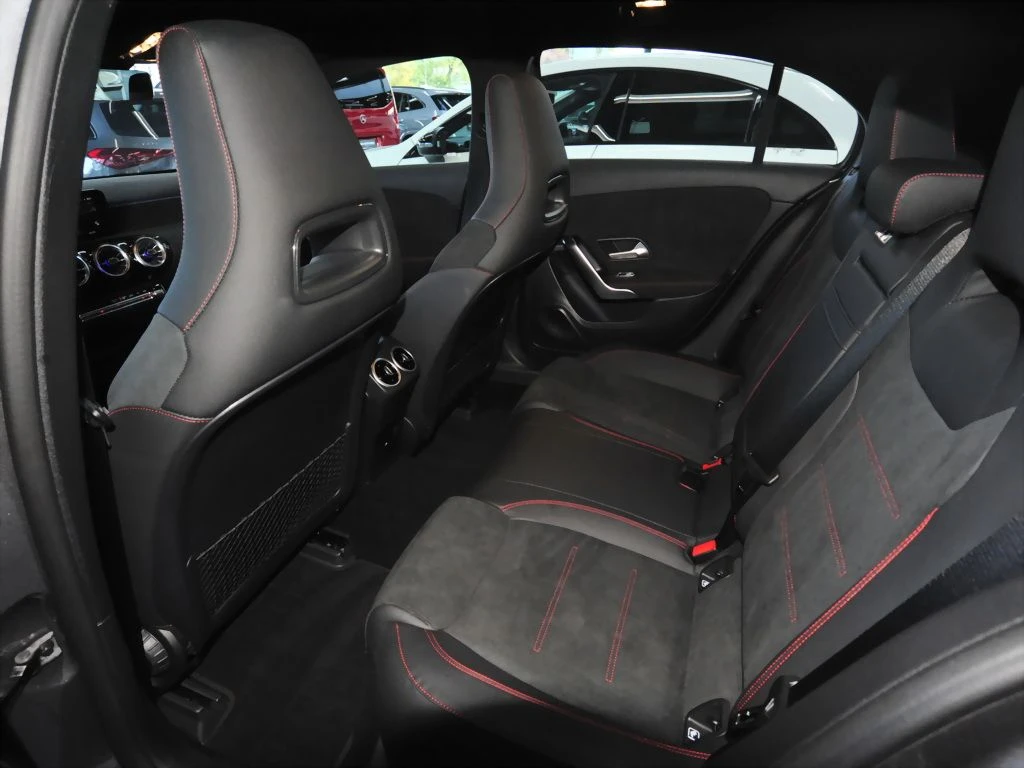 Mercedes-Benz-A-Klasse 200-image-13