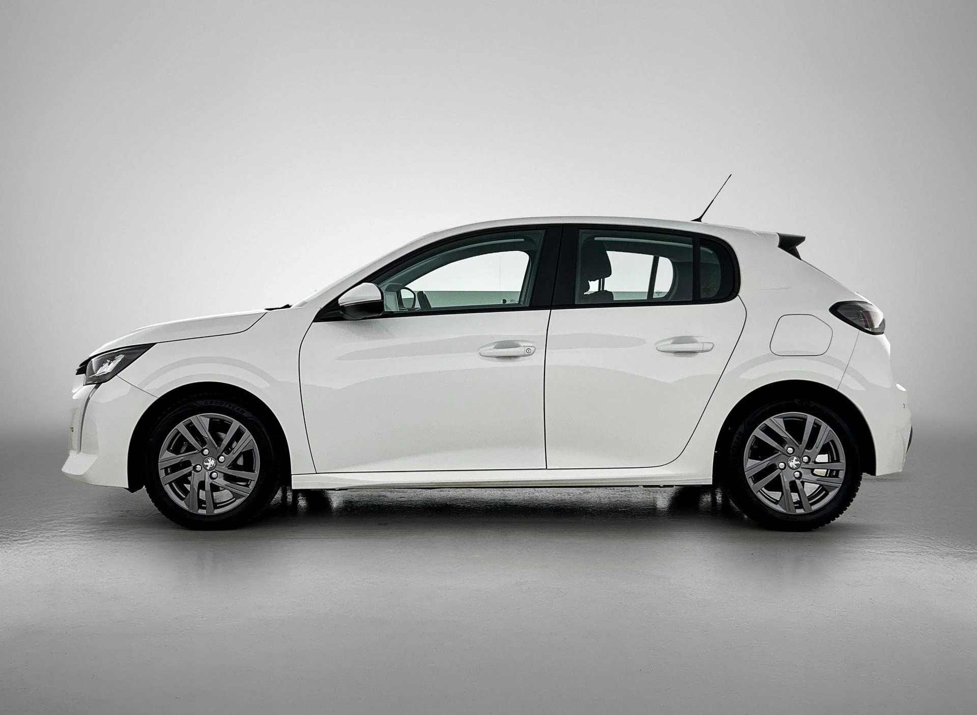 Peugeot-208-image-1