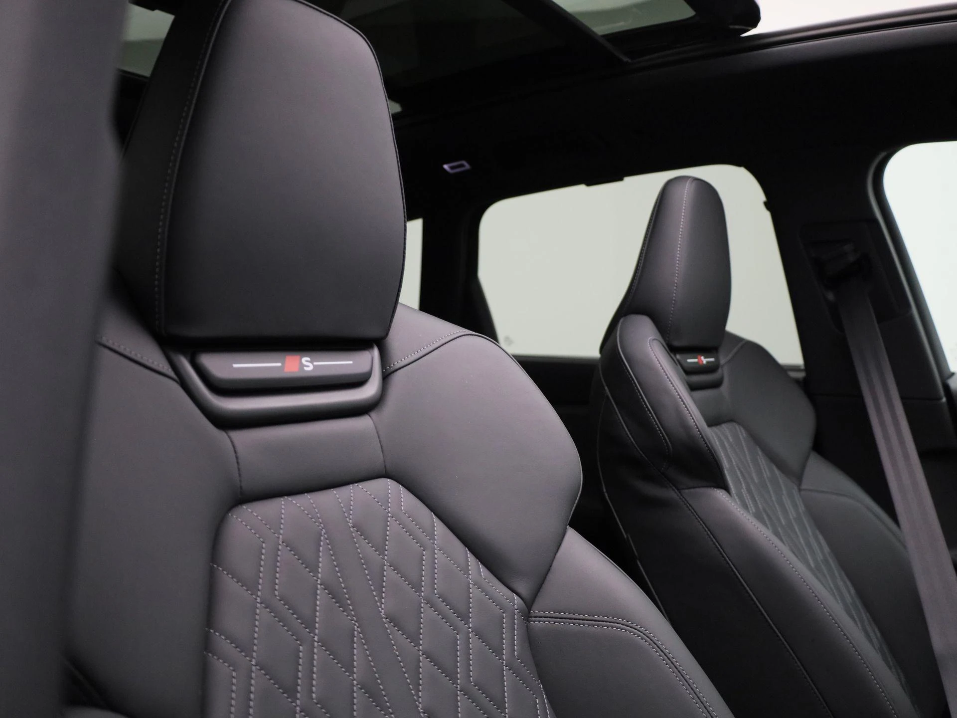 Audi-Q6 e-tron-image-46