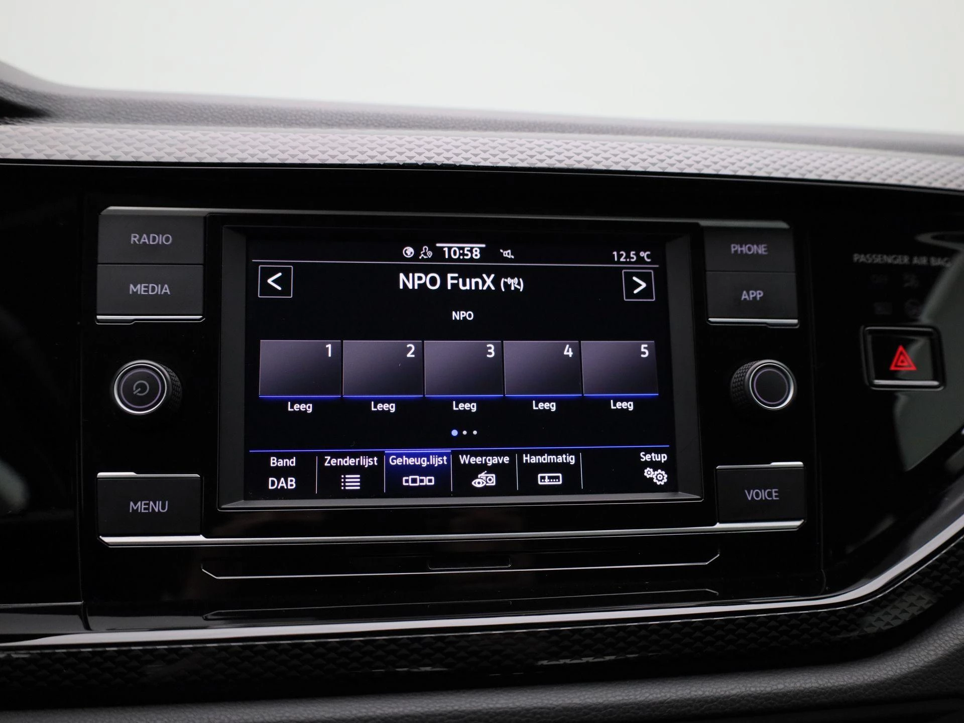 Volkswagen-Polo-image-13