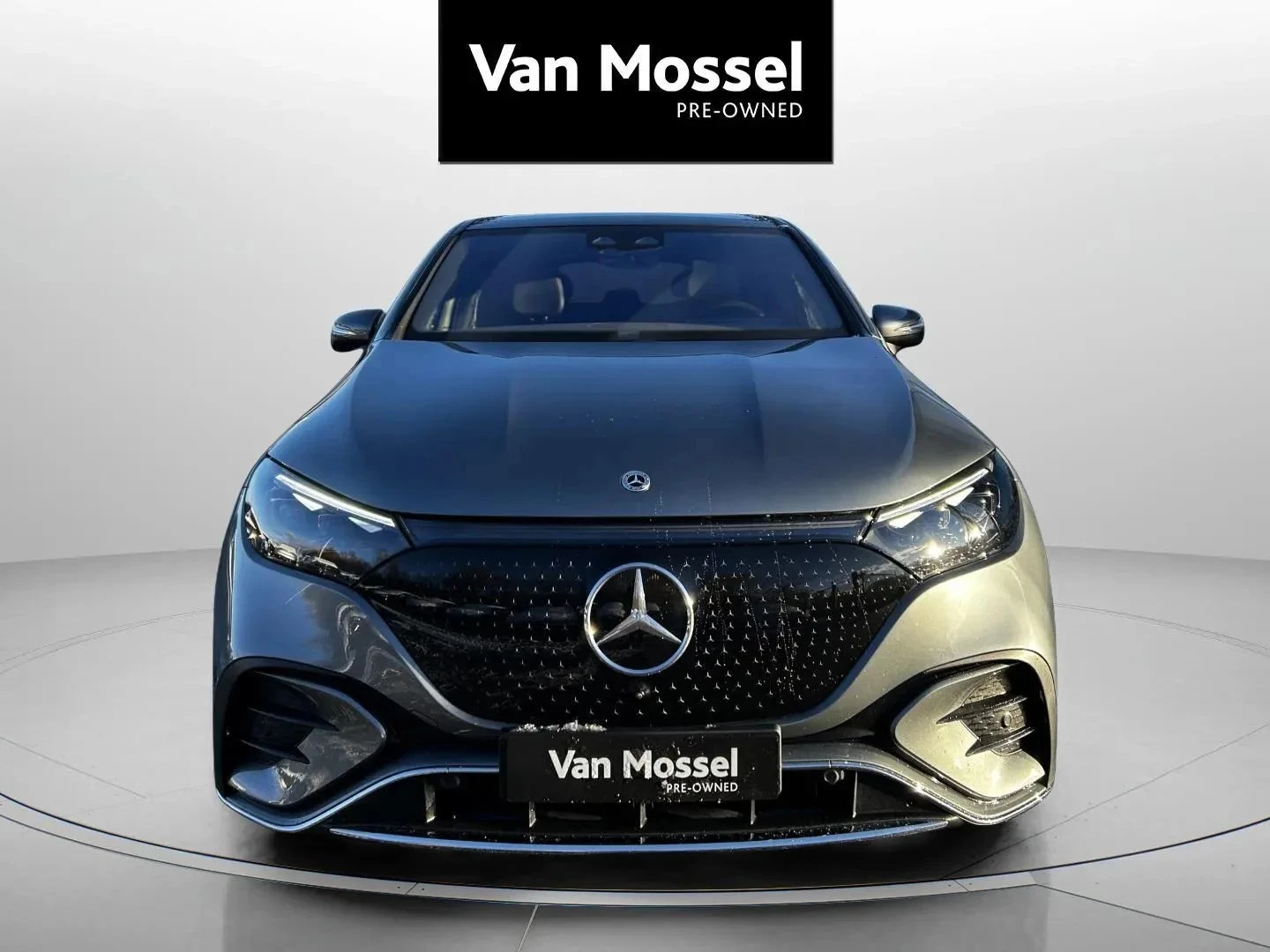 Mercedes-Benz-EQE-image-1