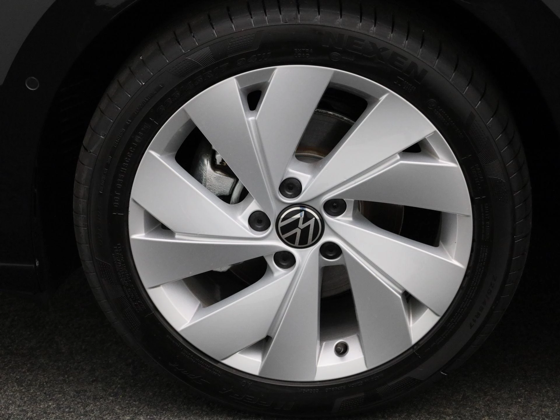 Volkswagen-Golf-image-12