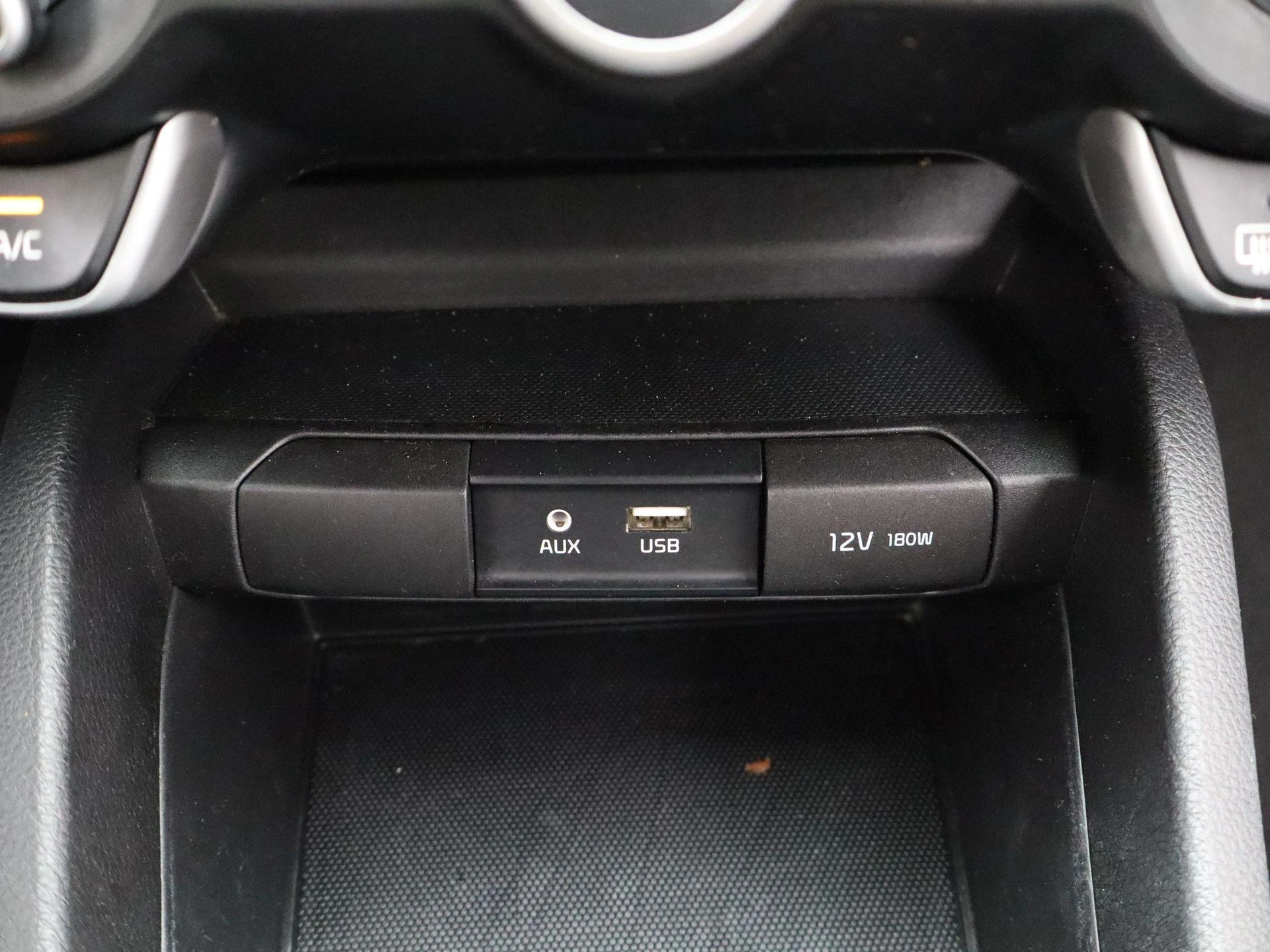 Kia-Stonic-image-20