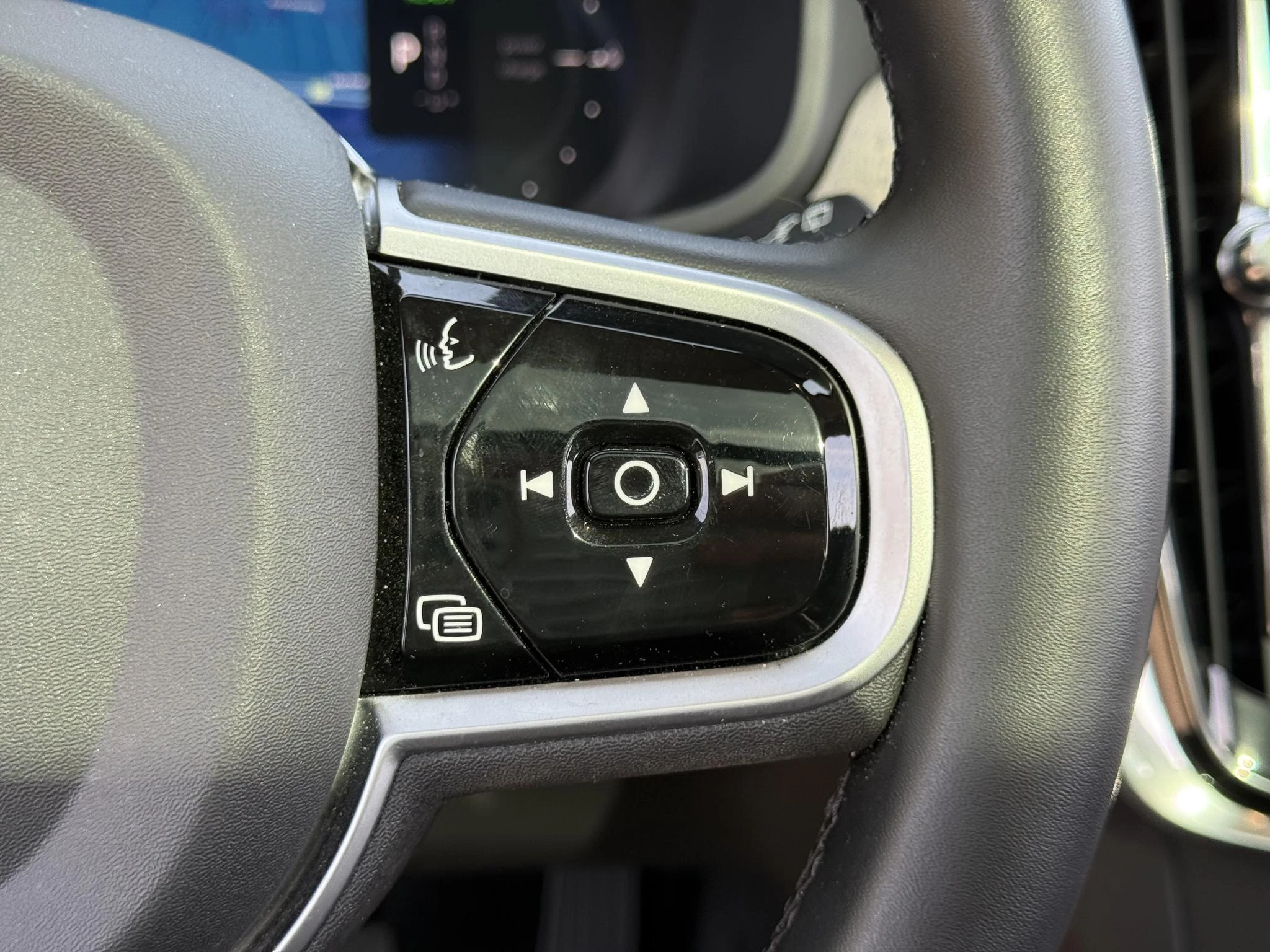 Volvo-V90-image-28