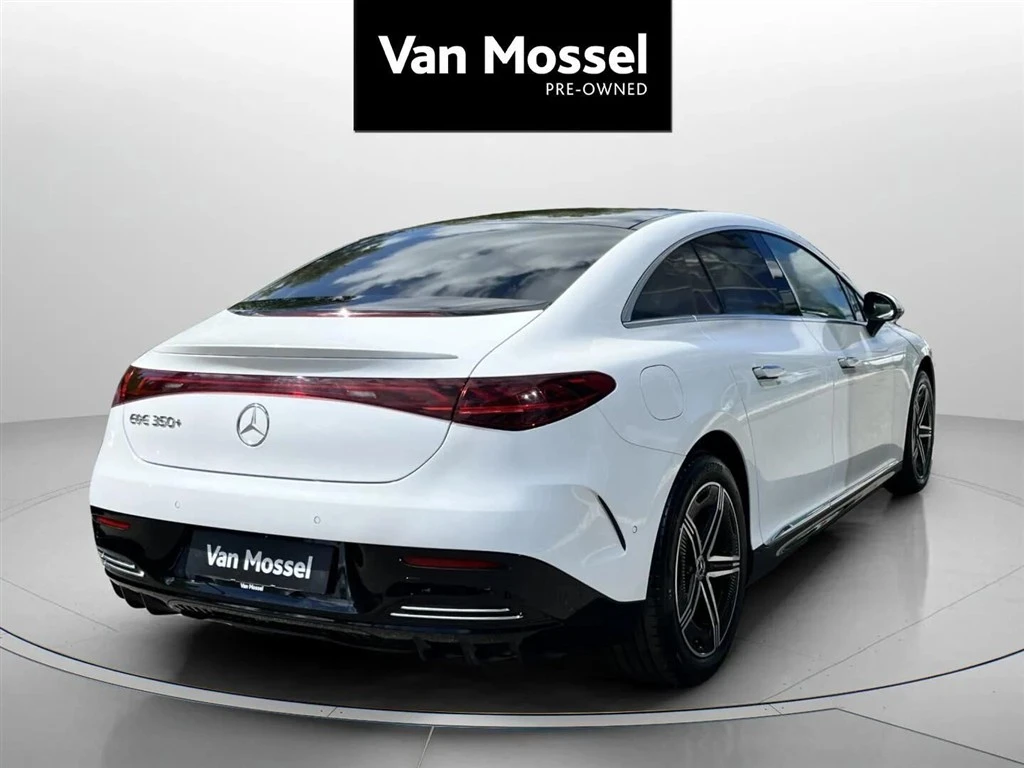 Mercedes-Benz-EQE-image-4