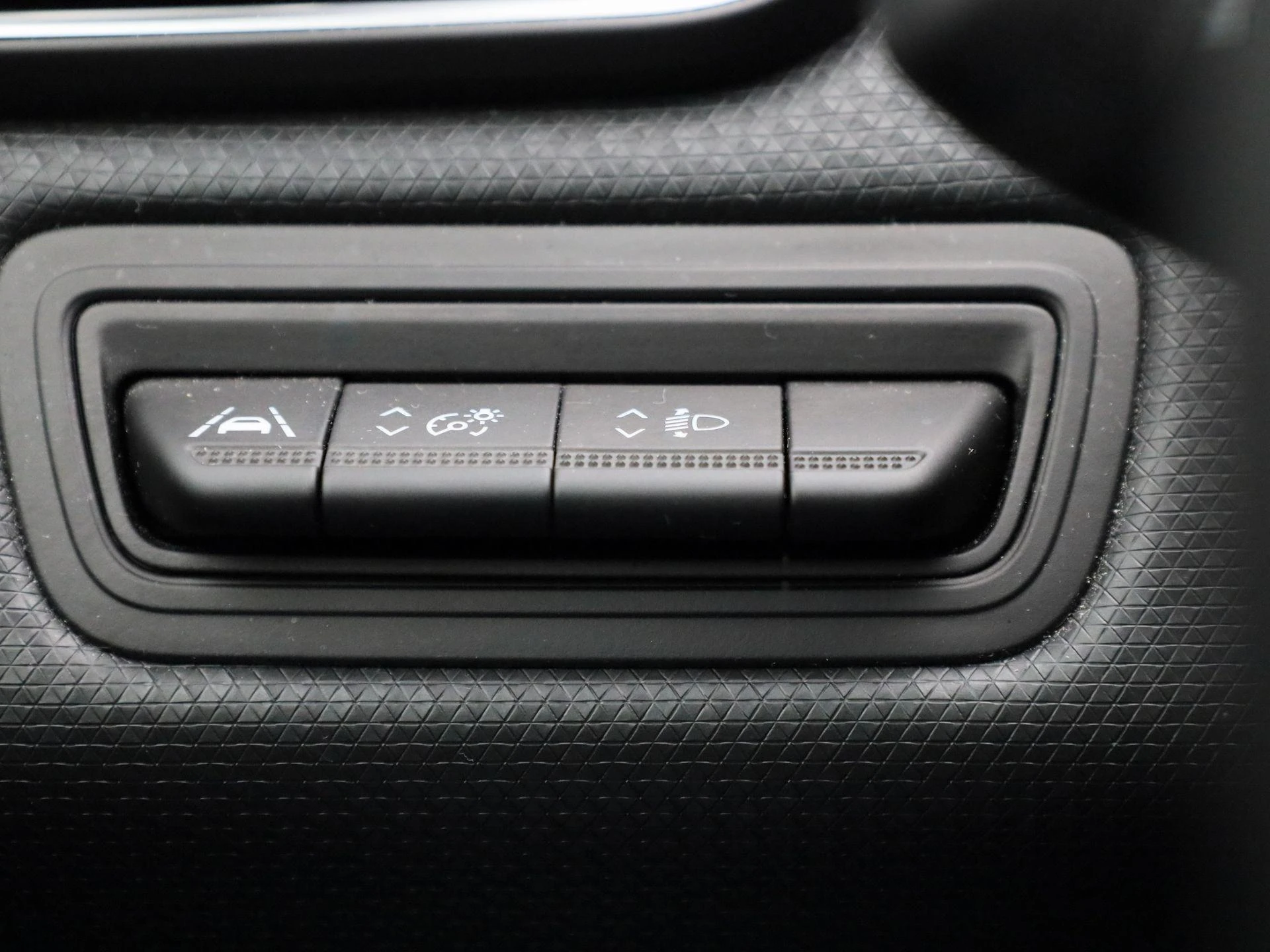 Renault-Clio-image-17