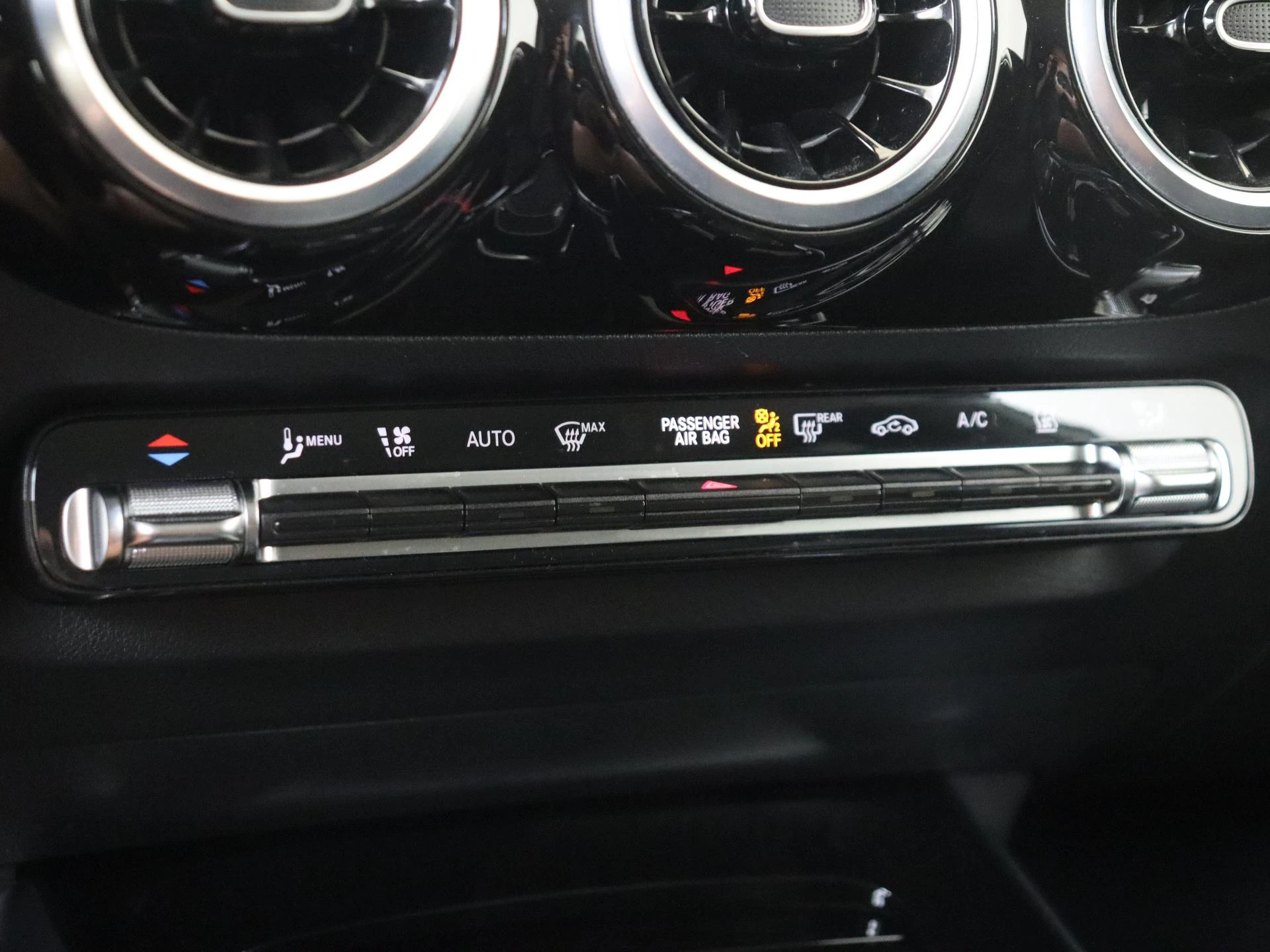 Mercedes-Benz-B-Klasse-image-19