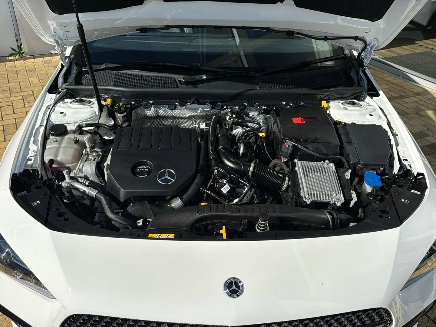 Mercedes-Benz-CLA-image-13