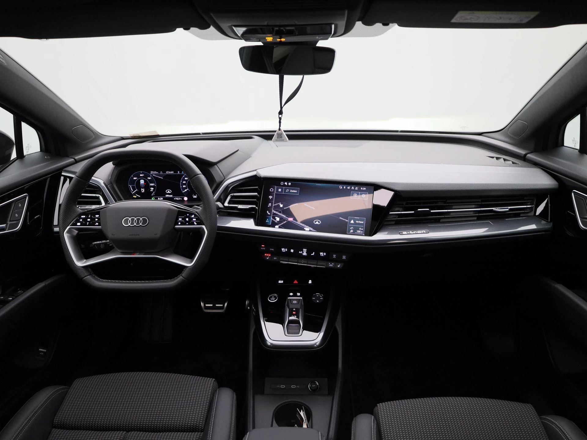 Audi-Q4 Sportback e-tron-image-44