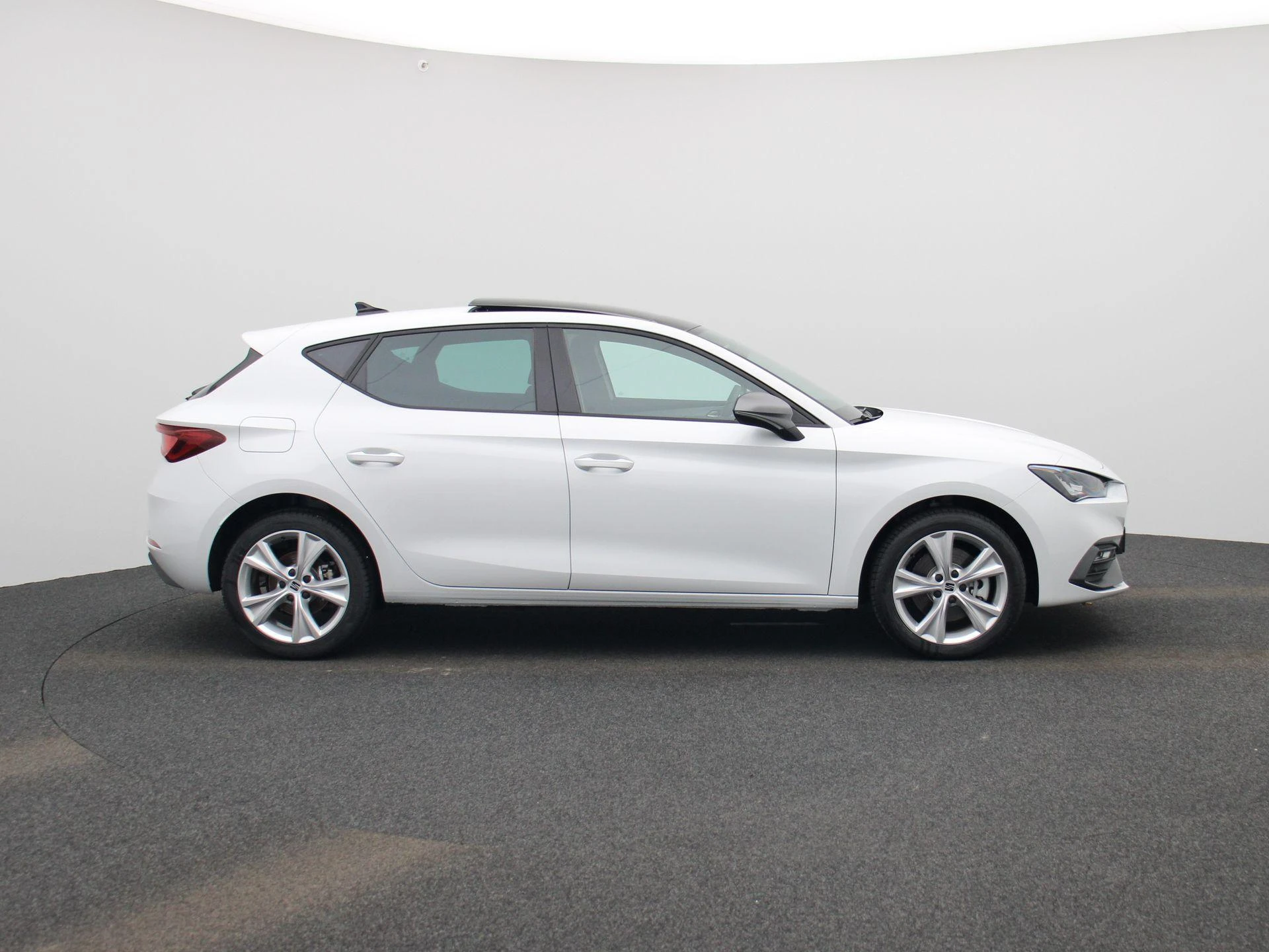 SEAT Leon 1.5 TSI e-Hybrid FR Business