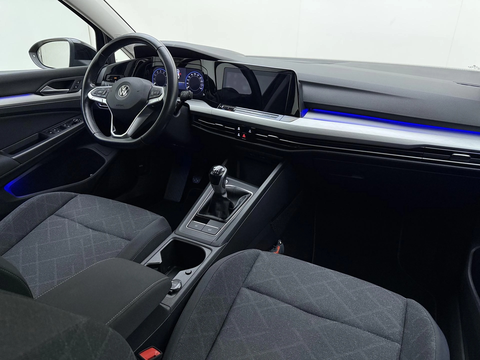 Volkswagen-Golf-image-5