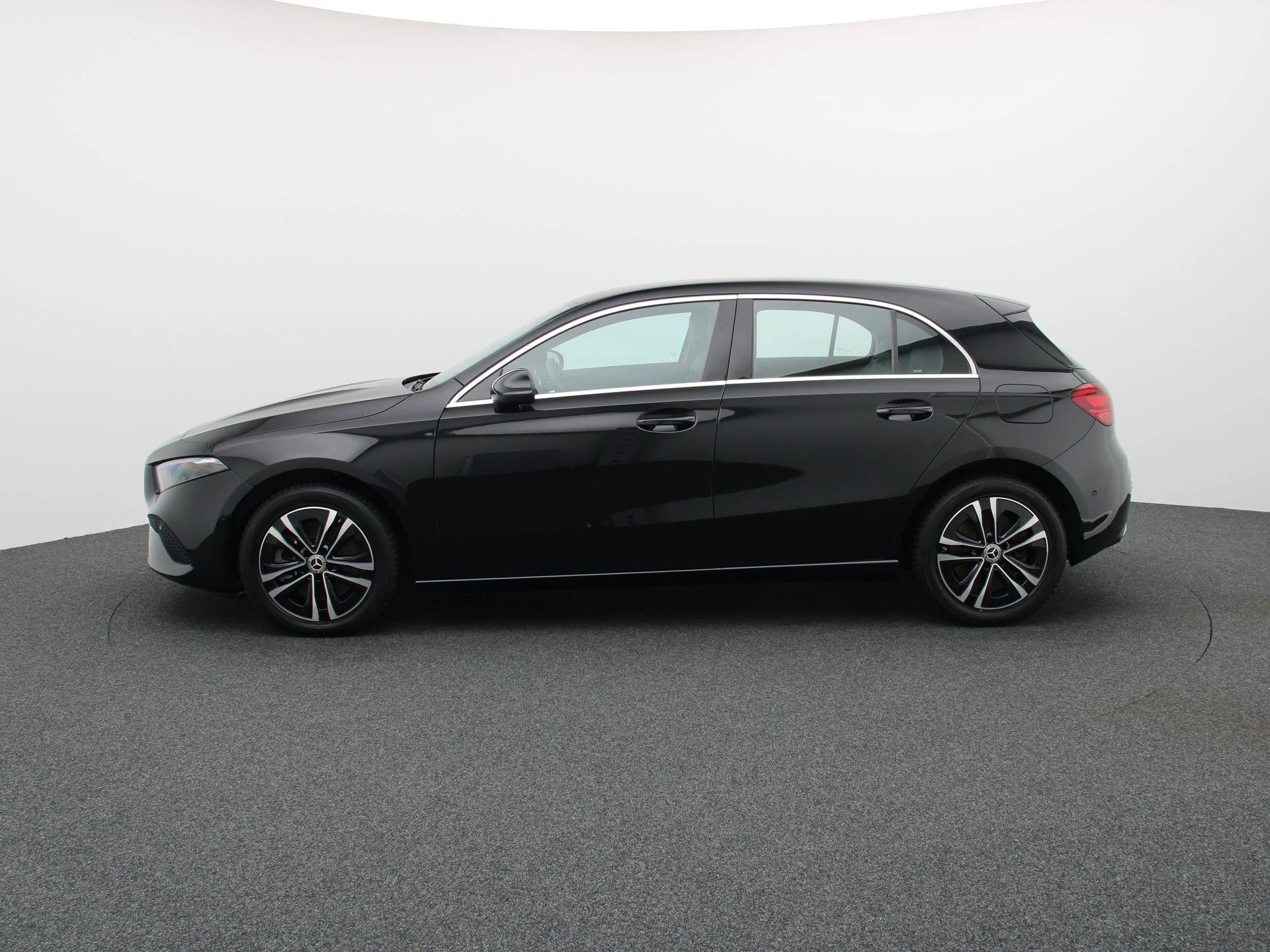 Mercedes-Benz Classe A 250 e Business Solution + CARPLAY + LED + CAMERA +