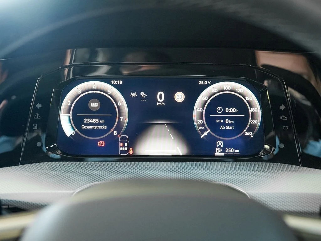 Volkswagen-Golf-image-13