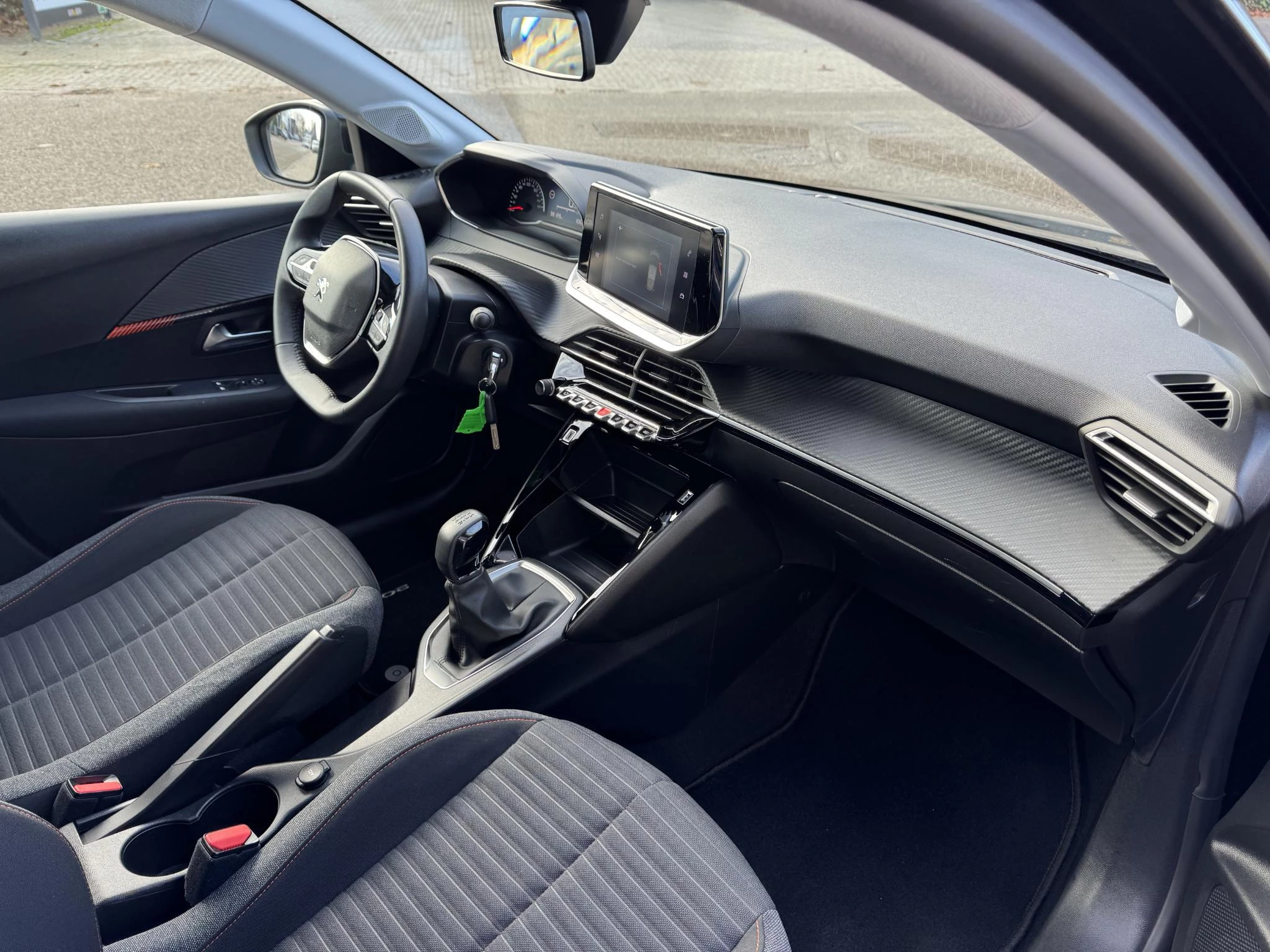 Peugeot-208-image-13