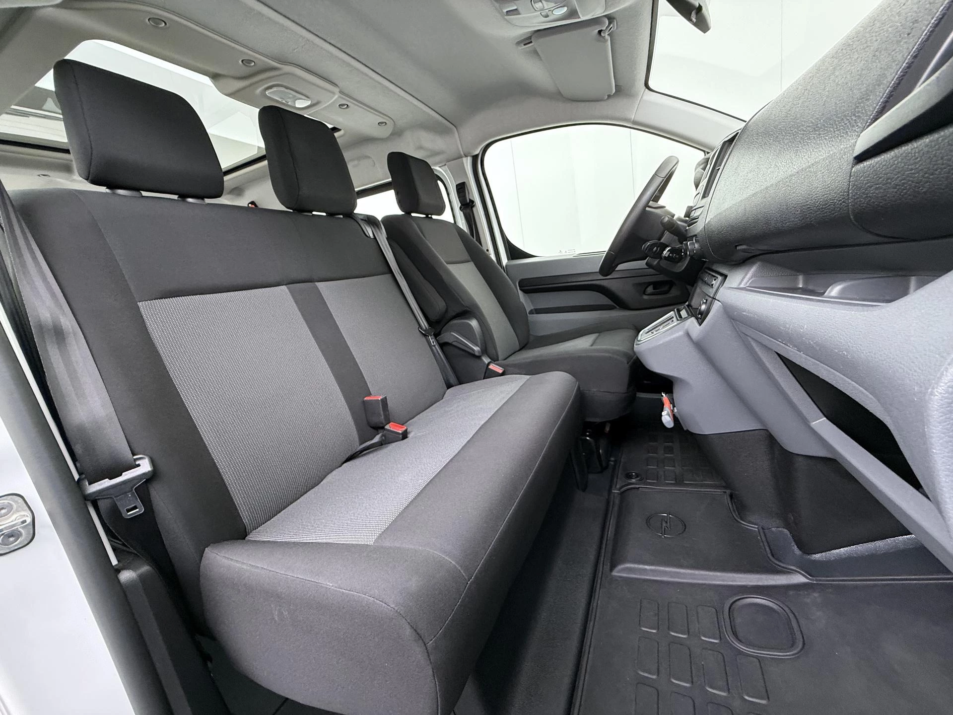 Opel-Vivaro-e-image-21