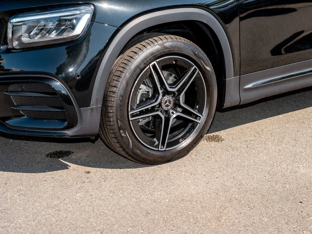 Mercedes-Benz-GLB 200 d-image-6