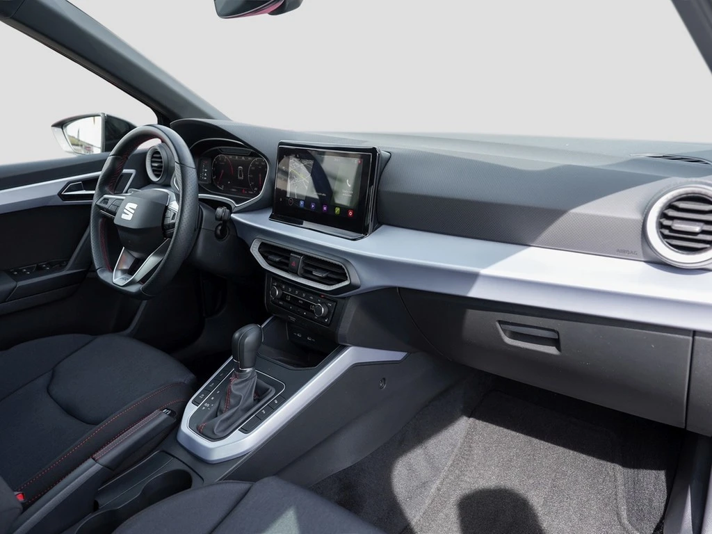 SEAT-Arona-image-7