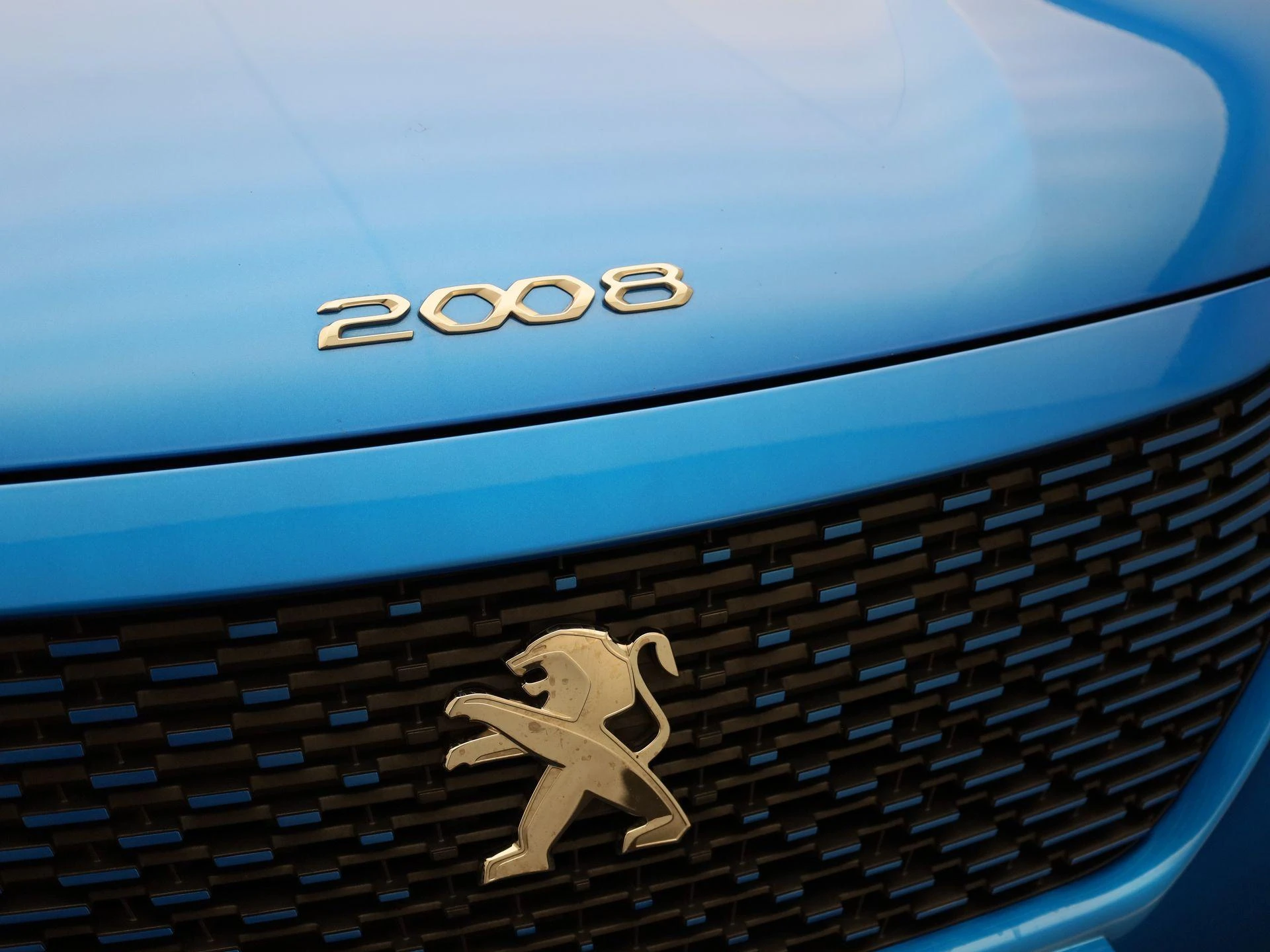 Peugeot-e-2008-image-32