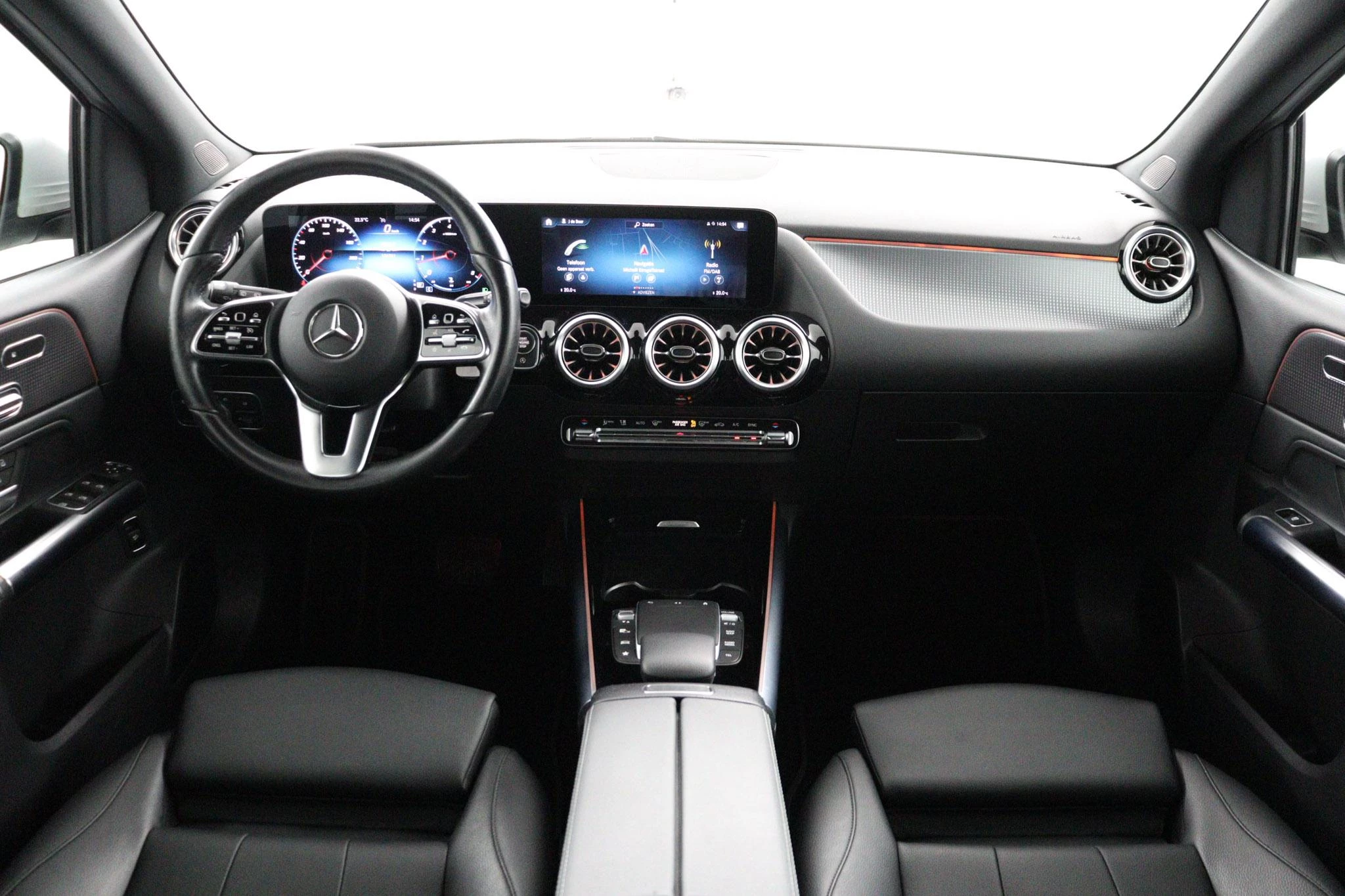 Mercedes-Benz-B-Klasse-image-23