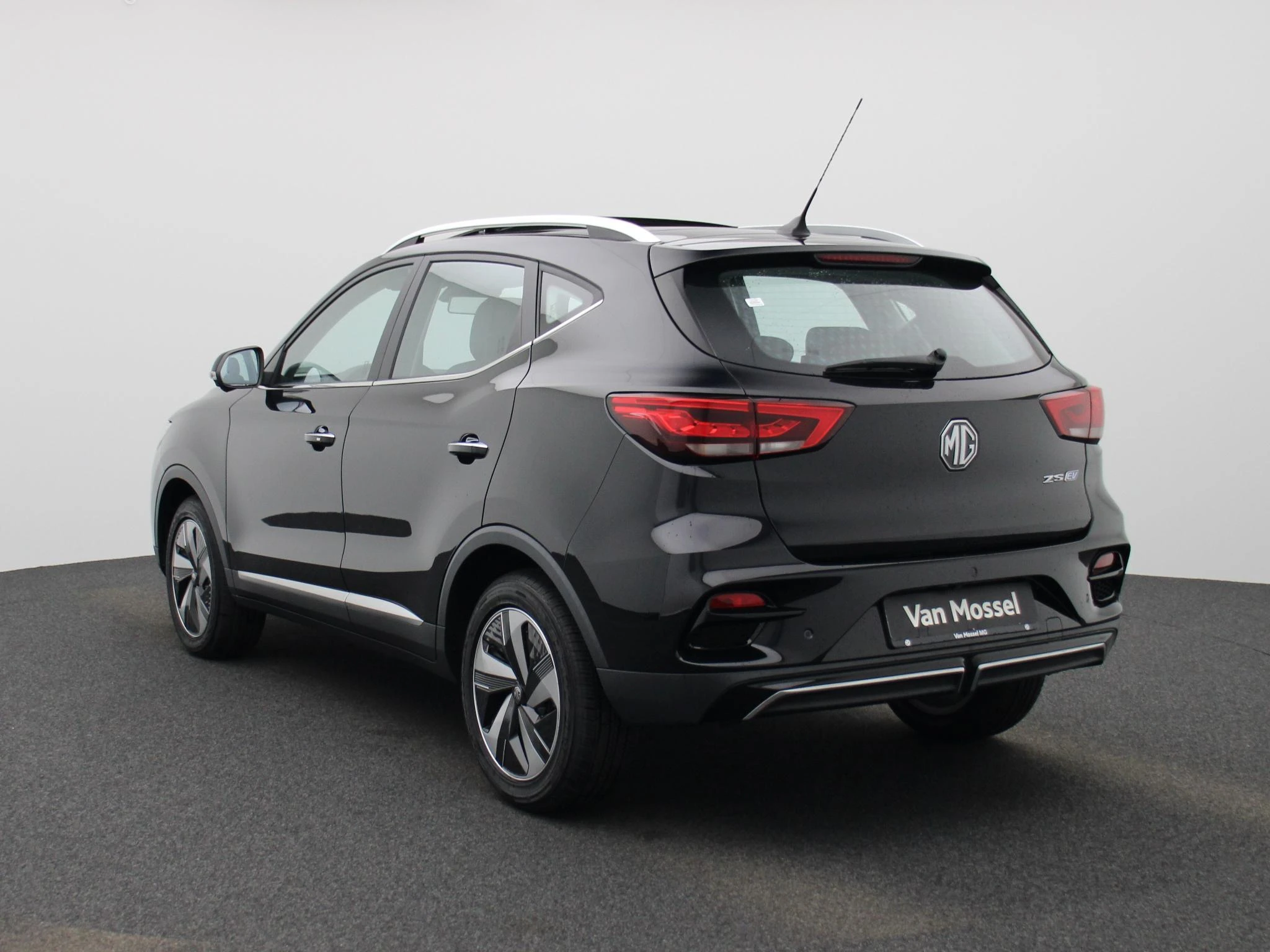 MG-ZS EV-image-1