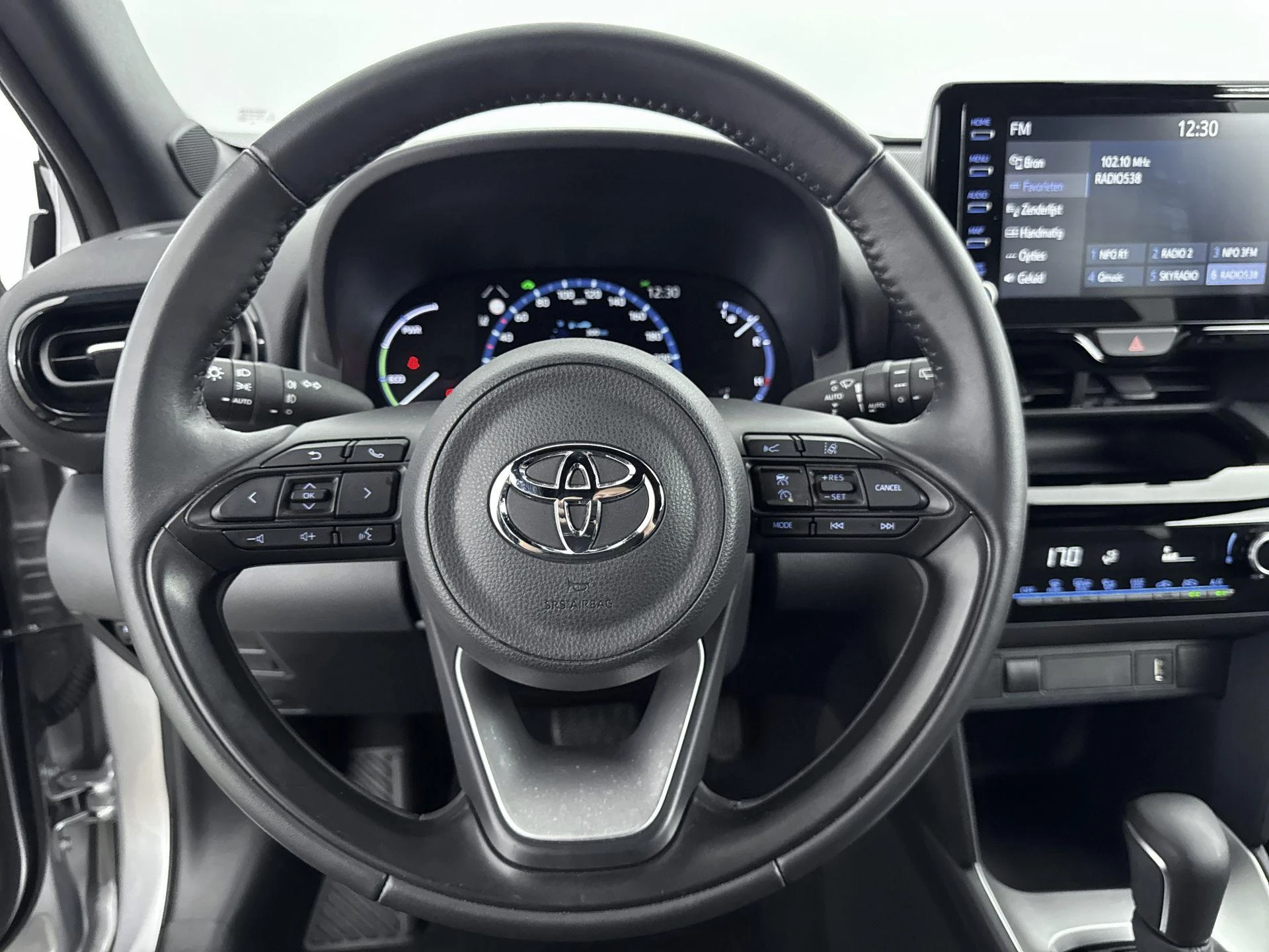 Toyota-Yaris Cross-image-9