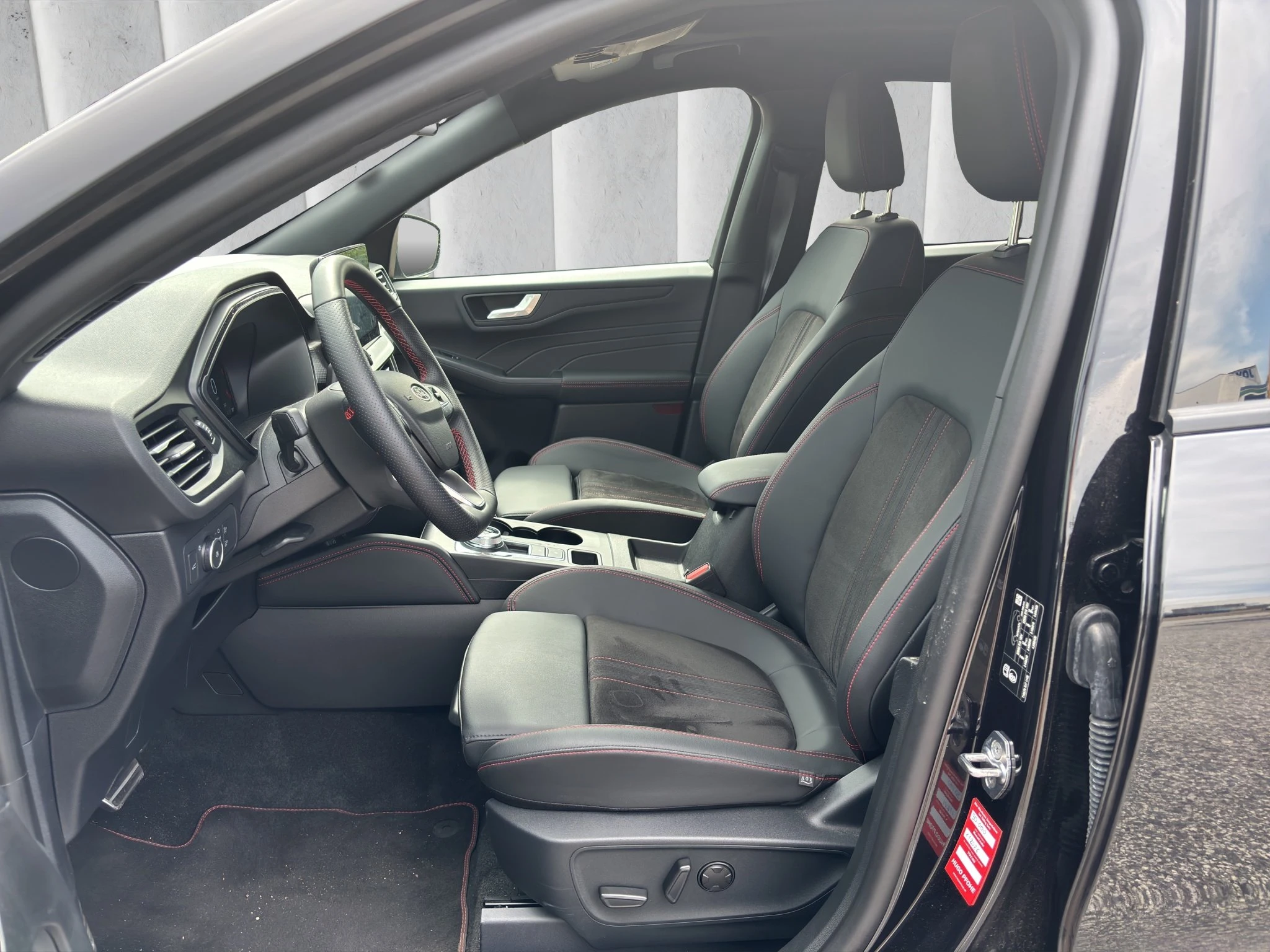 Ford Kuga ST-Line X Aut.*PANO*AHK*360GRAD*LED-MATRIX*NAVI*GRA*WINTER-PKT.