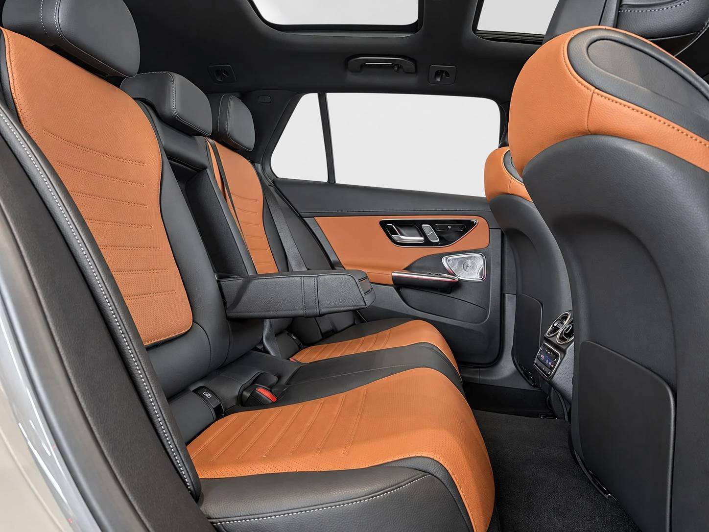 Mercedes-Benz-C-Klasse-image-16