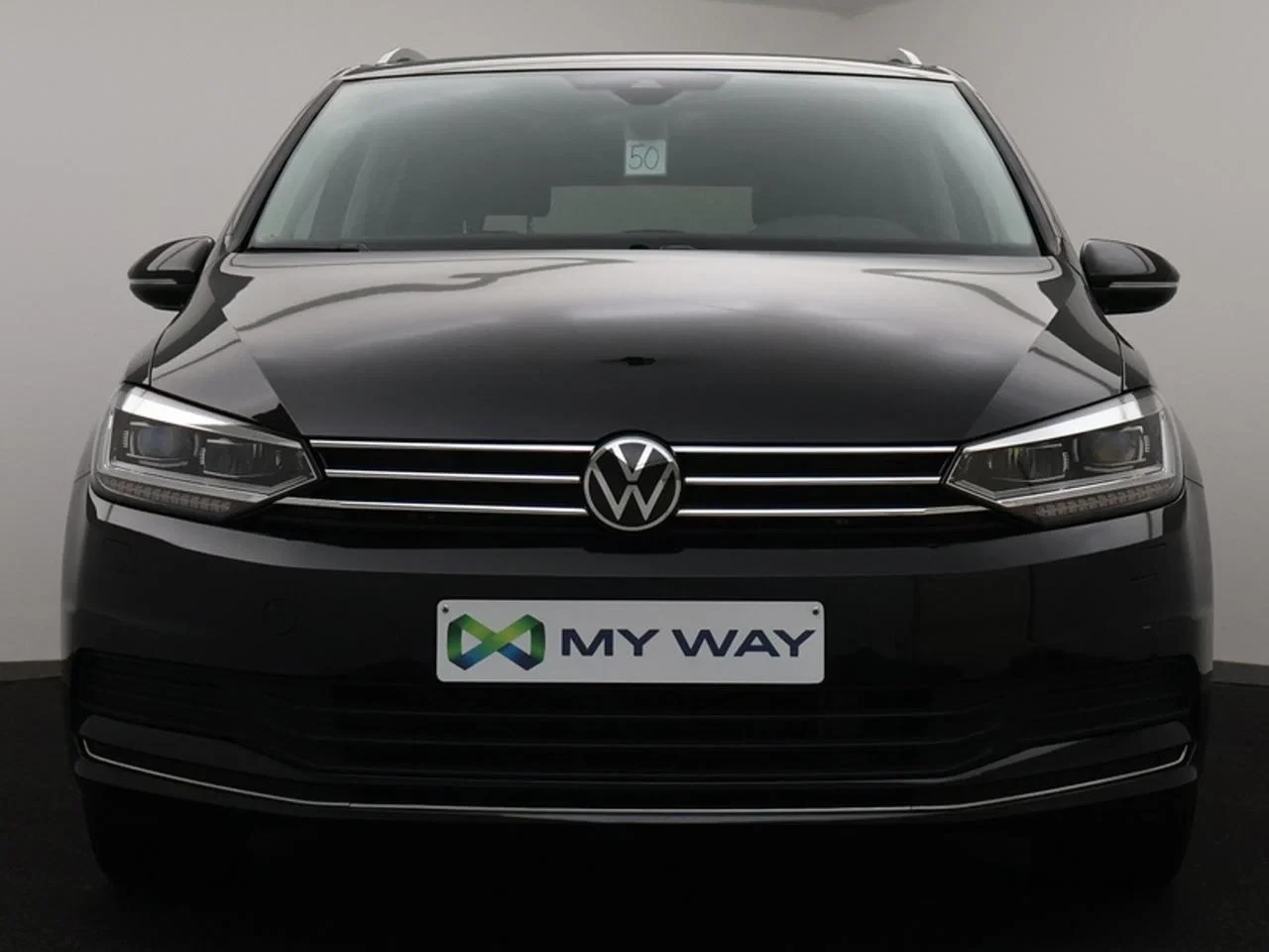 Volkswagen-Touran-image-3