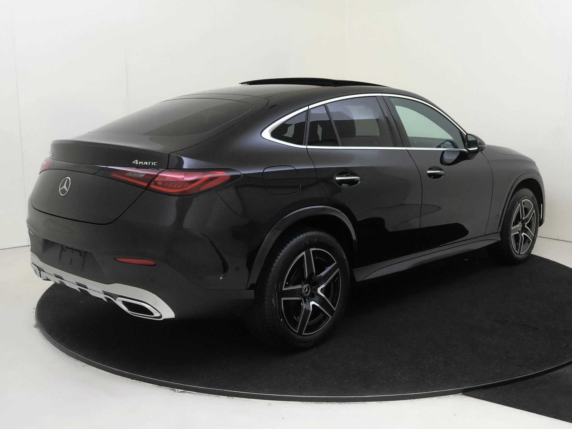 Mercedes-Benz-GLC-image-3