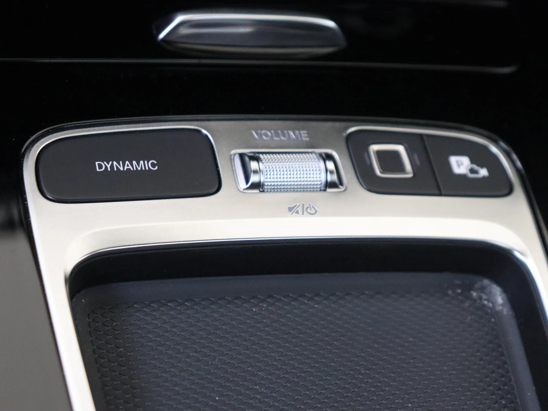 Mercedes-Benz A-Klasse 250 e Business Solution AMG
