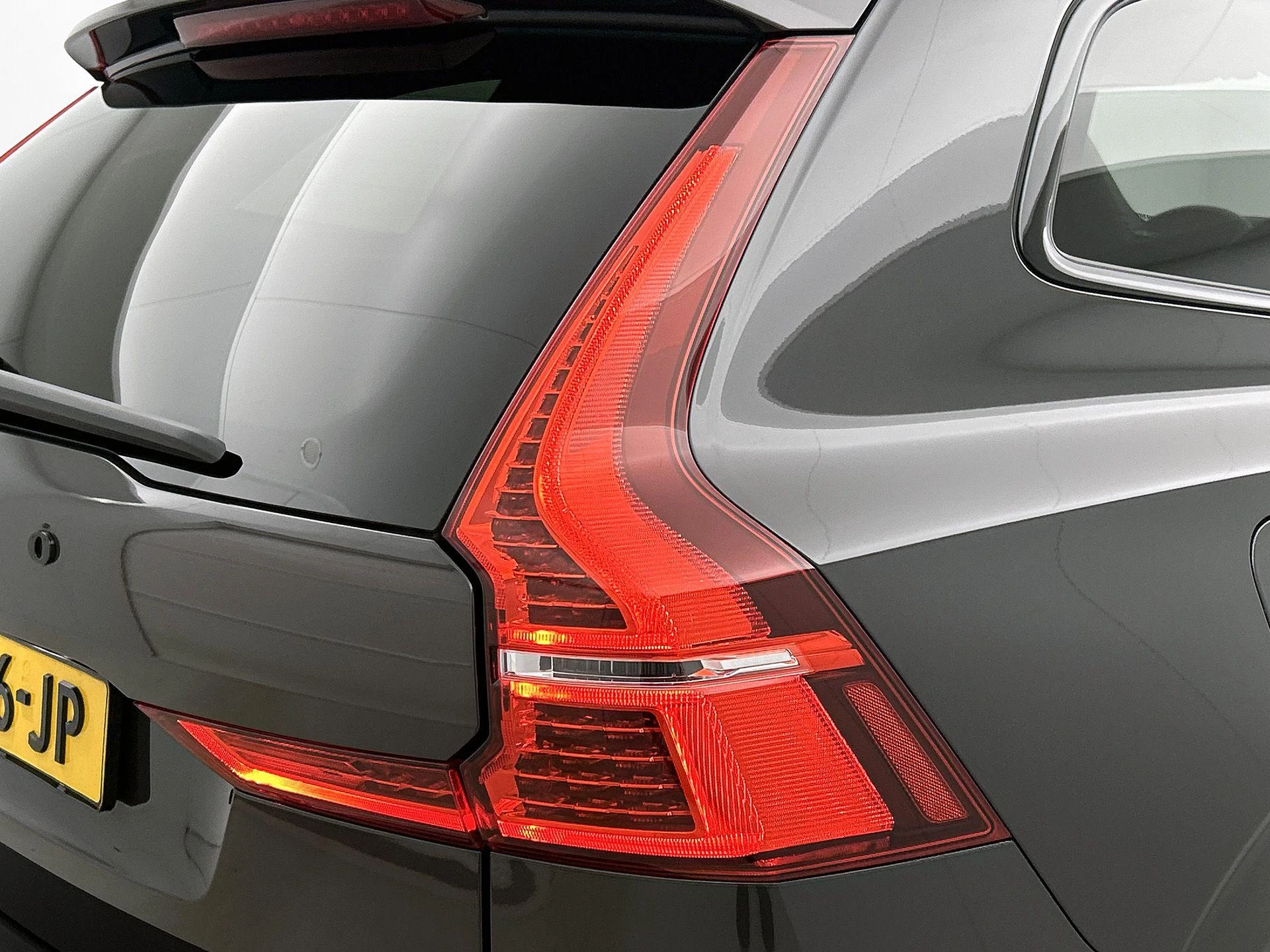 Volvo XC60 2.0 B4 R-Design
