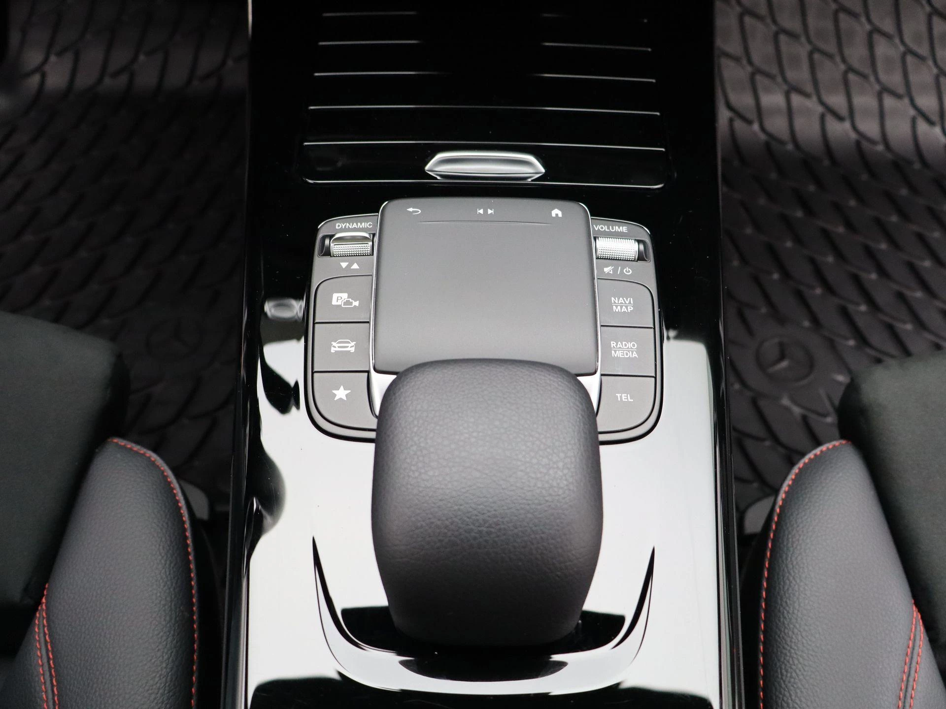 Mercedes-Benz-A-Klasse-image-10