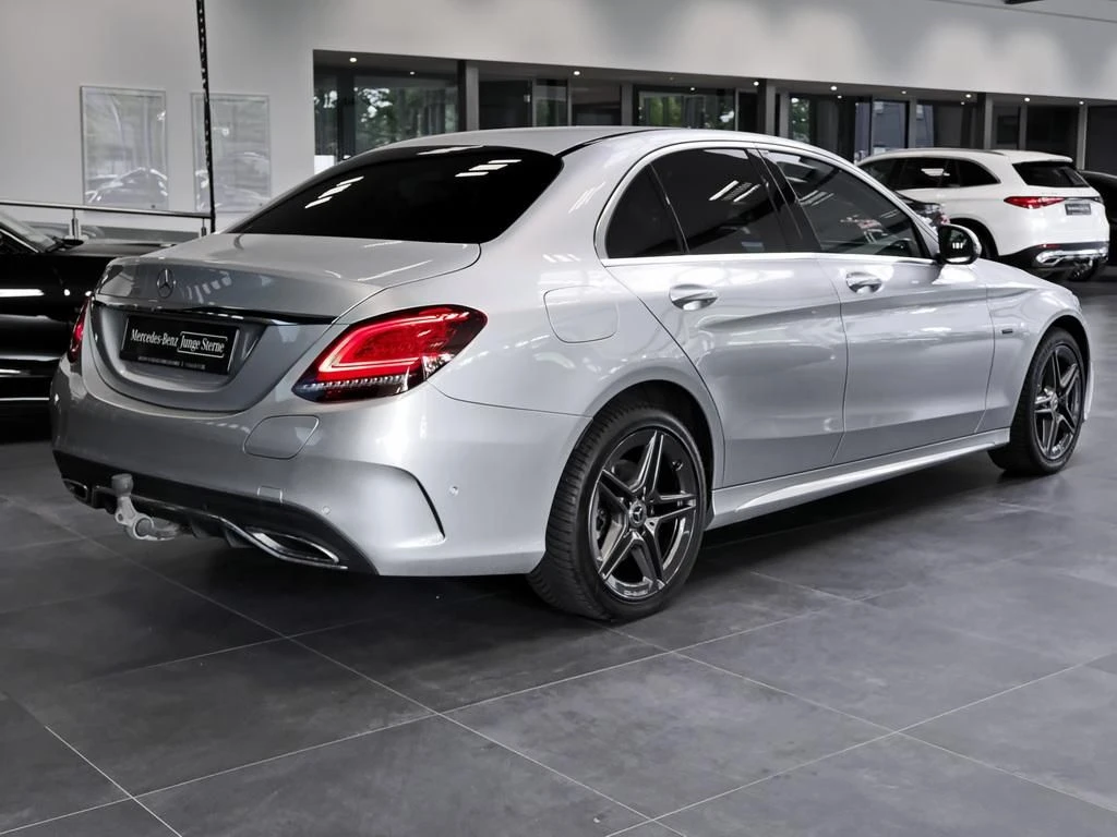 Mercedes-Benz-C-Klasse 300 de-image-5