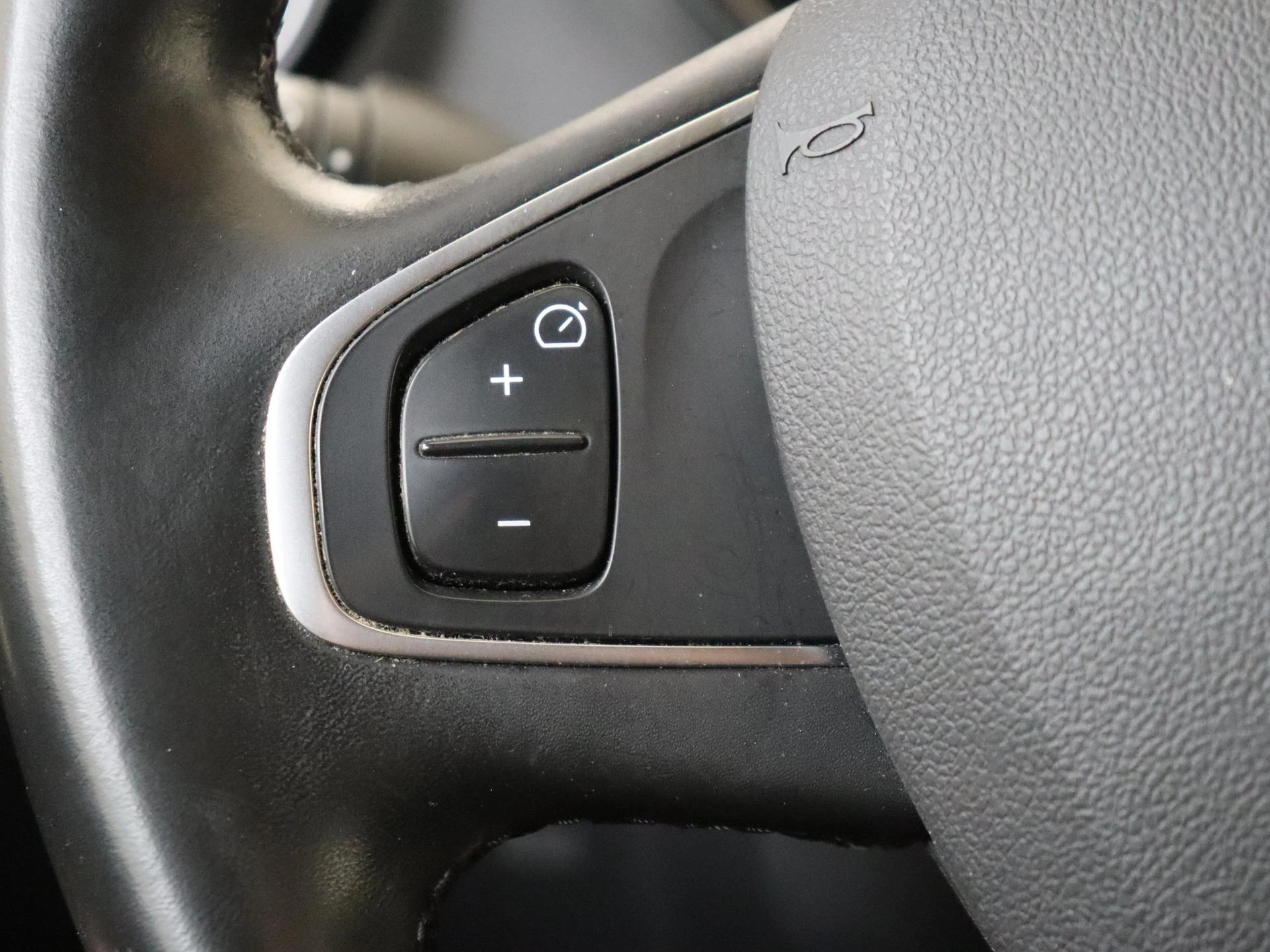 Renault-Captur-image-12