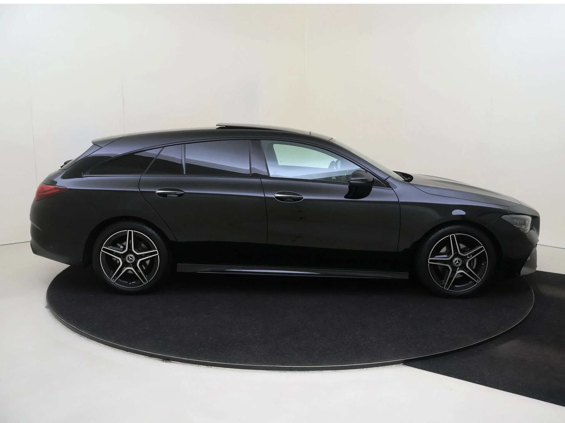 Mercedes-Benz CLA Shooting Brake 180 Star Edition AMG Line