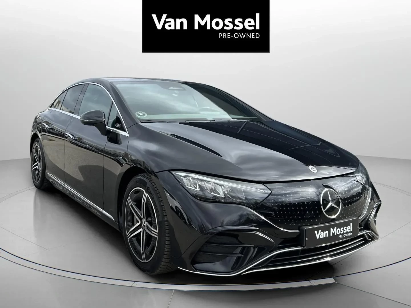 Mercedes-Benz-EQE-image-2