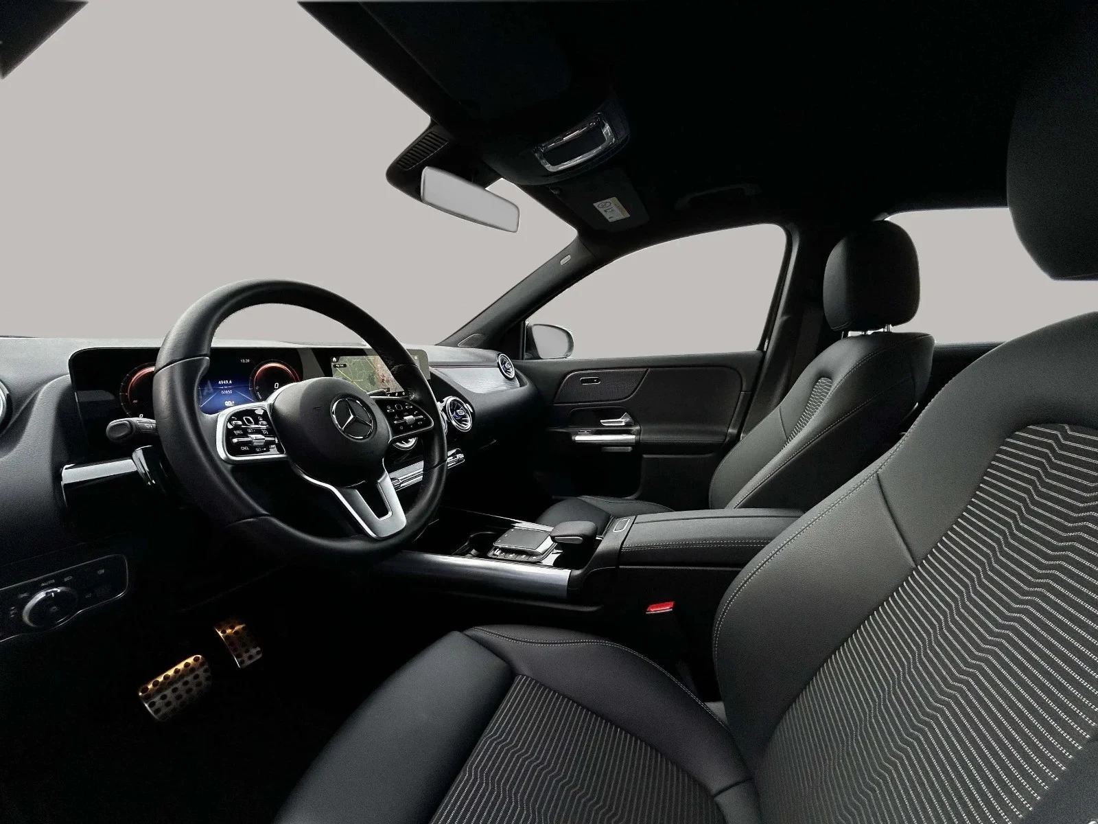 Mercedes-Benz-GLA-image-9