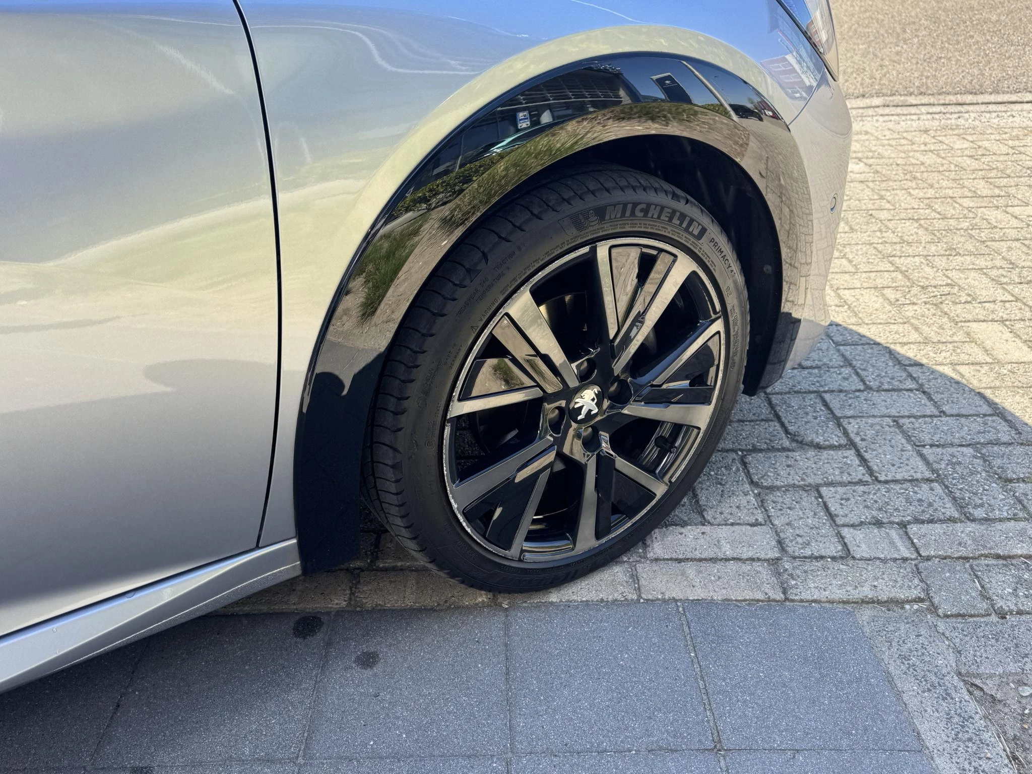 Peugeot-208-image-13