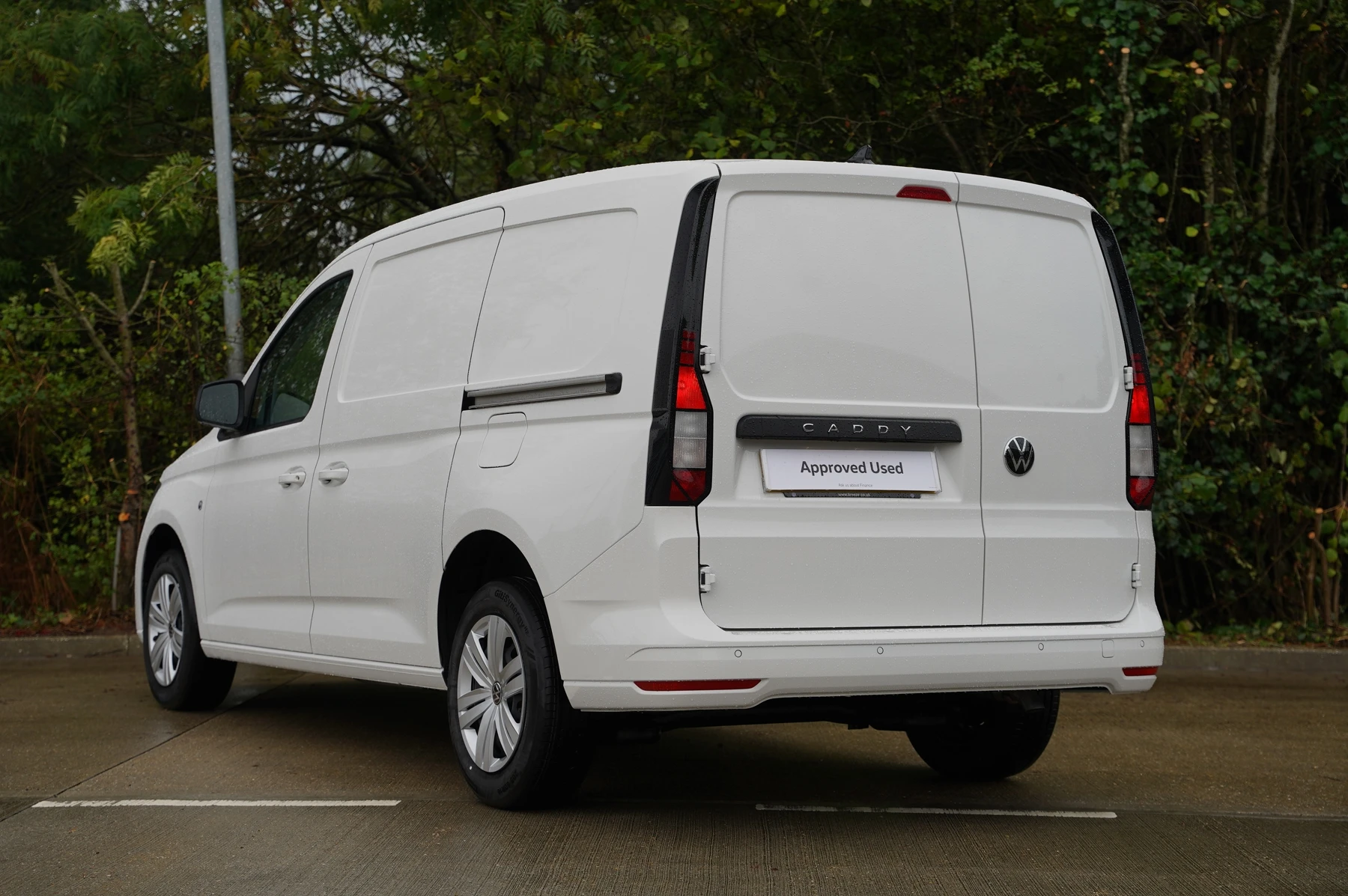 Volkswagen-Caddy-image-2