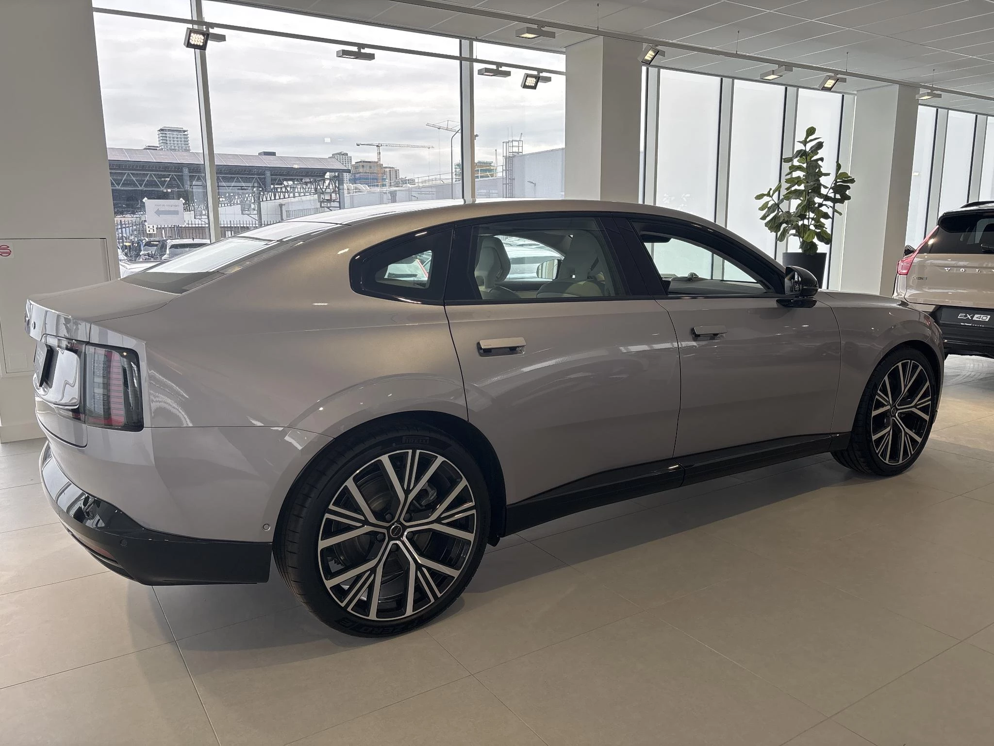 Volvo-ES90-image-3