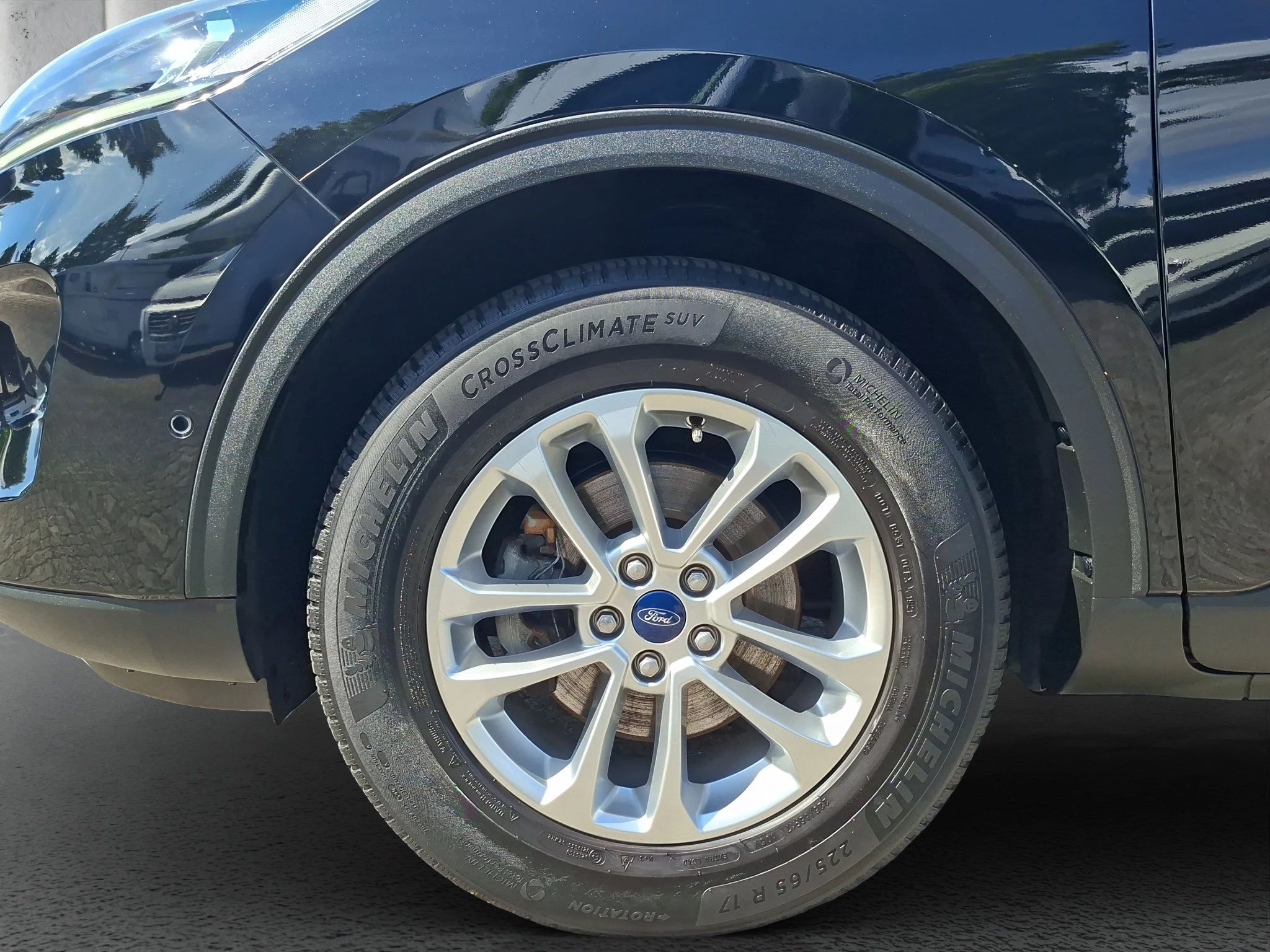 Ford Kuga Titanium 1.5 EB GJR | ACC | RFK | SHZ | PDC | LMF | Navi | Klima | BT