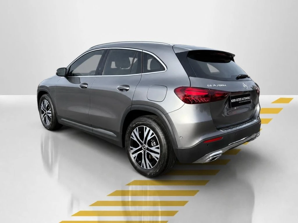 Mercedes-Benz-GLA 200 d-image-12
