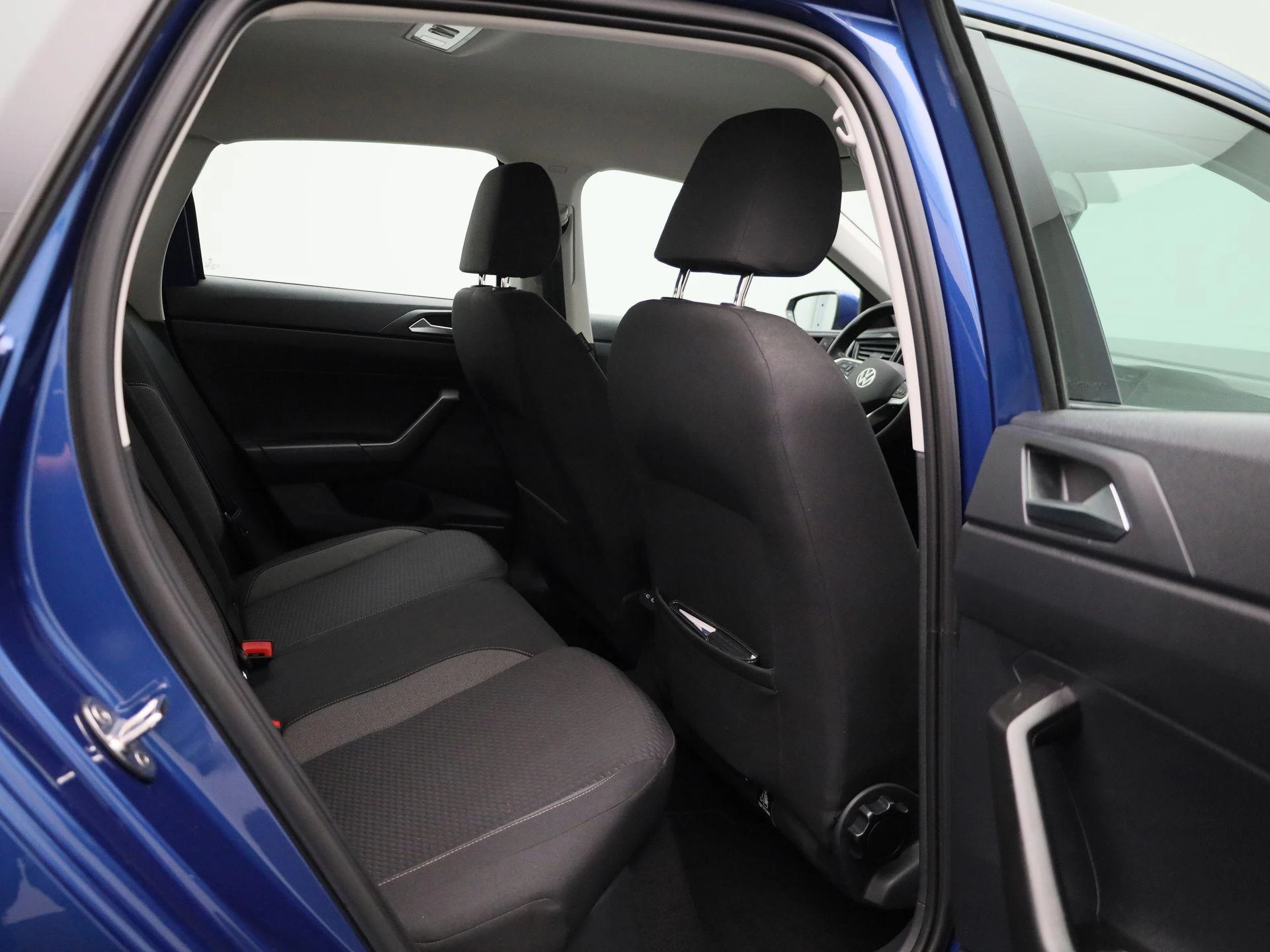 Volkswagen-Polo-image-30