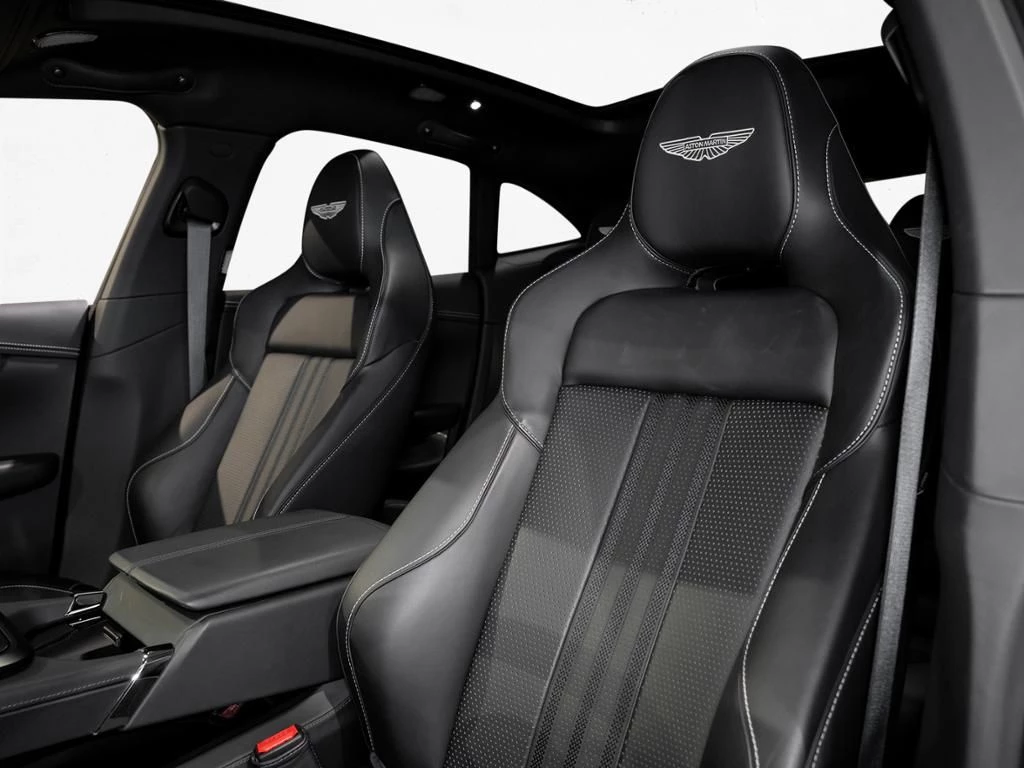 Aston Martin DBX 707 Aston Martin Hamburg