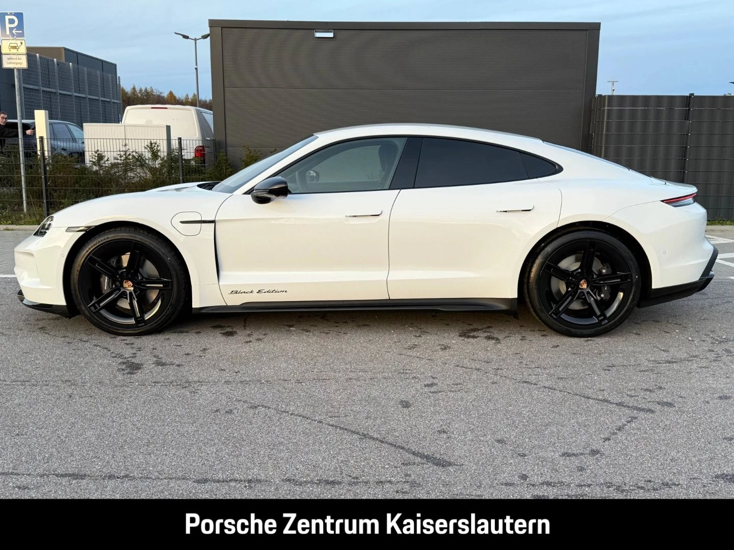 Porsche Taycan 4 Black Edition HA-Lenkung InnoDrive LED black edition