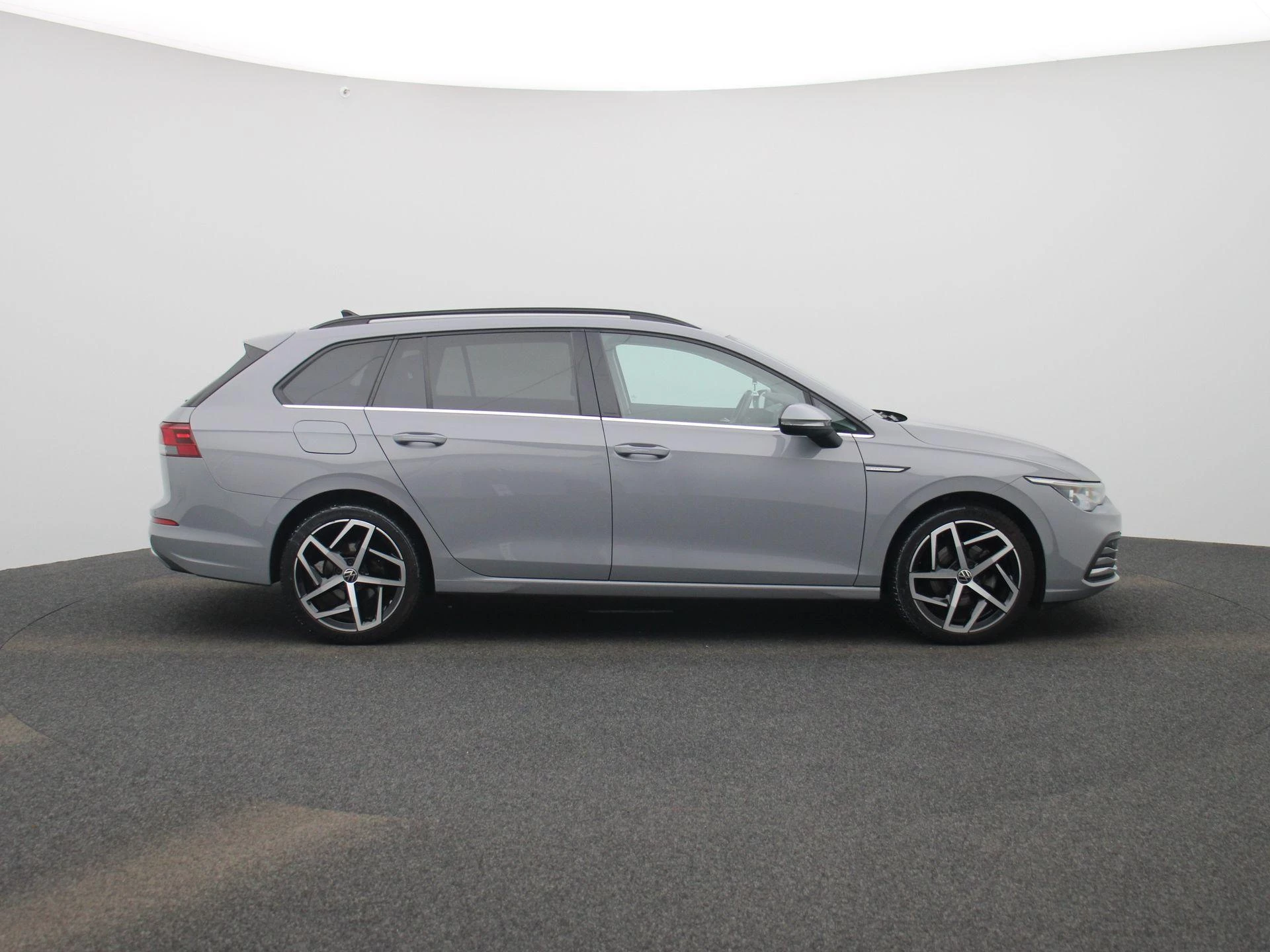 Volkswagen-Golf-image-7