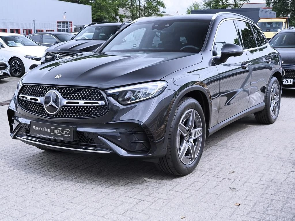 Mercedes-Benz-GLC 300 d-image-7