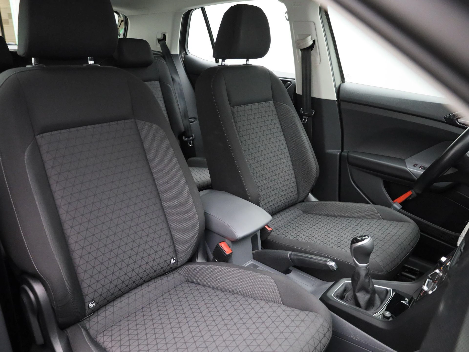 Volkswagen-T-Cross-image-34