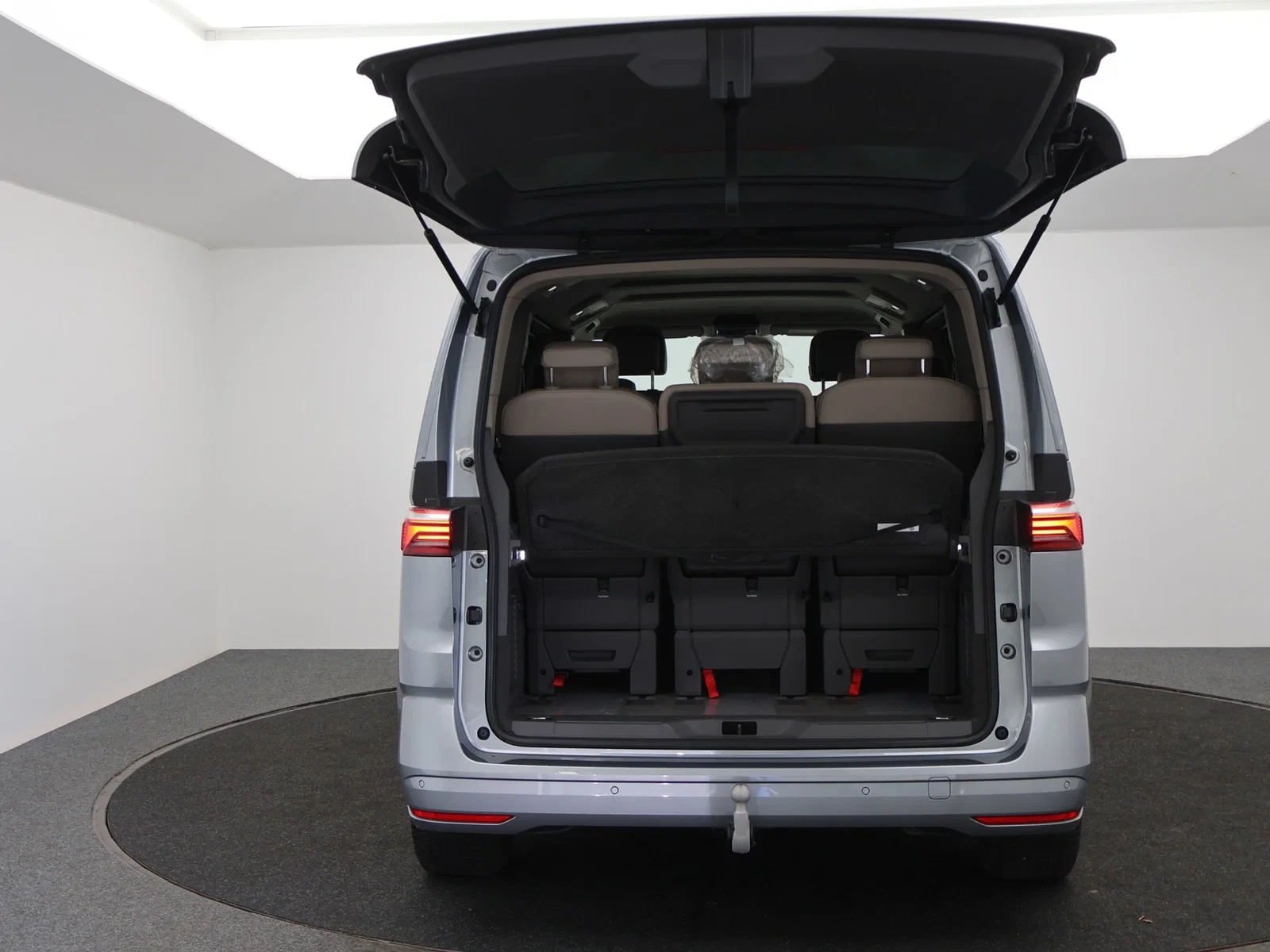 Volkswagen Multivan T7 eHybrid (PHEV) Multivan T7 PHEV Life Korte versie 1.5eHybrid 4X4 245PK *AUTOMAAT*7 ZITPLAATSEN*VIRTUAL COCKPIT*TREK