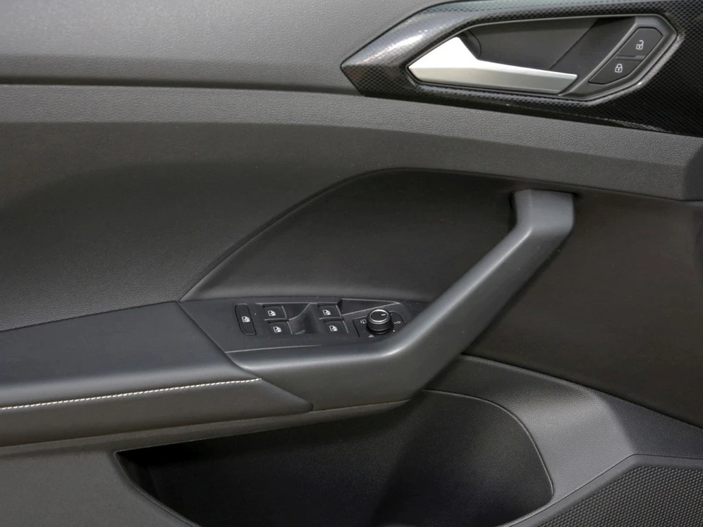 Volkswagen-T-Cross-image-15